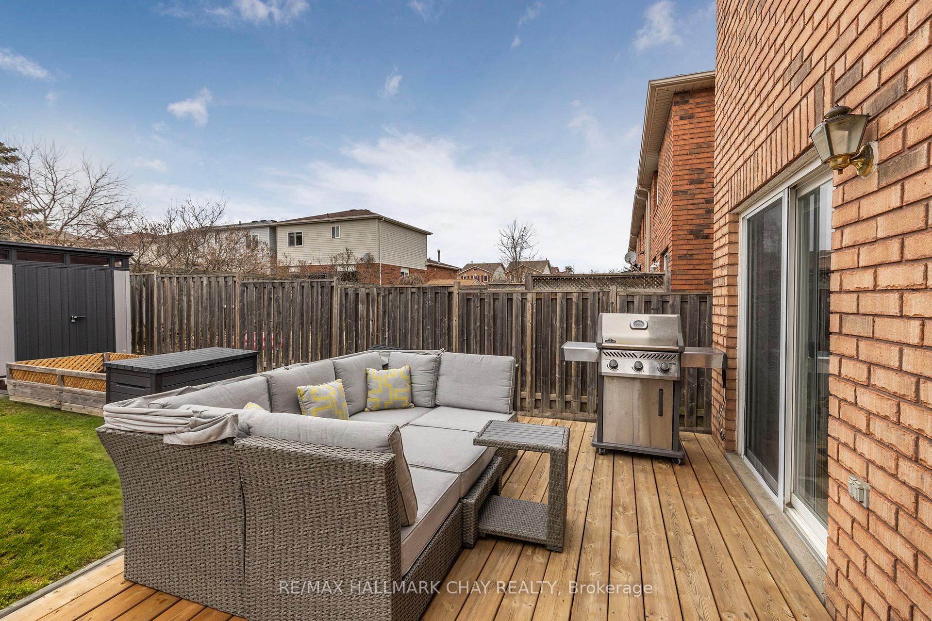Photo 21 of 38 Silver Maple Crescent, Barrie, Holly — HOMEH