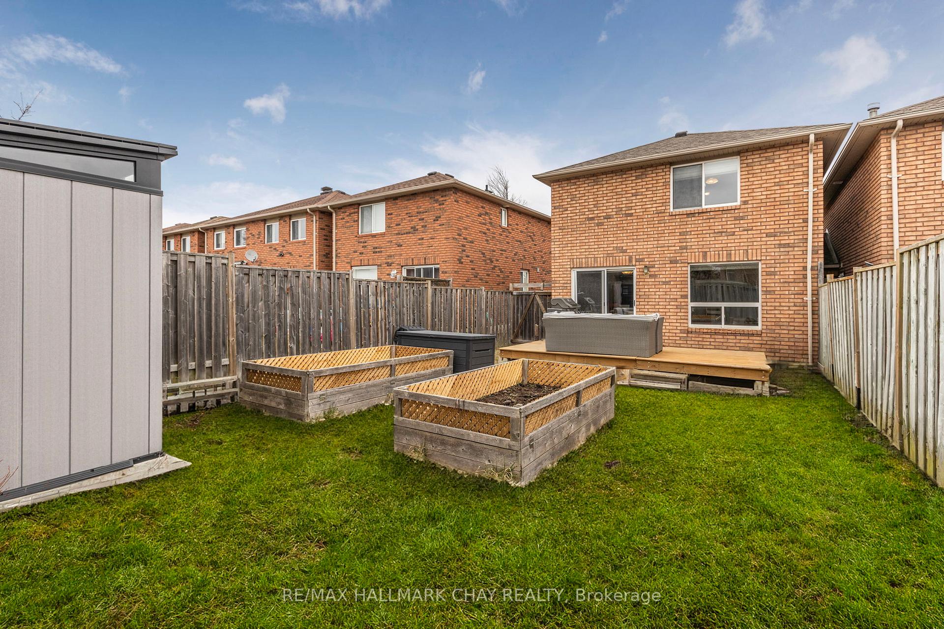Photo 24 of 38 Silver Maple Crescent, Barrie, Holly — HOMEH