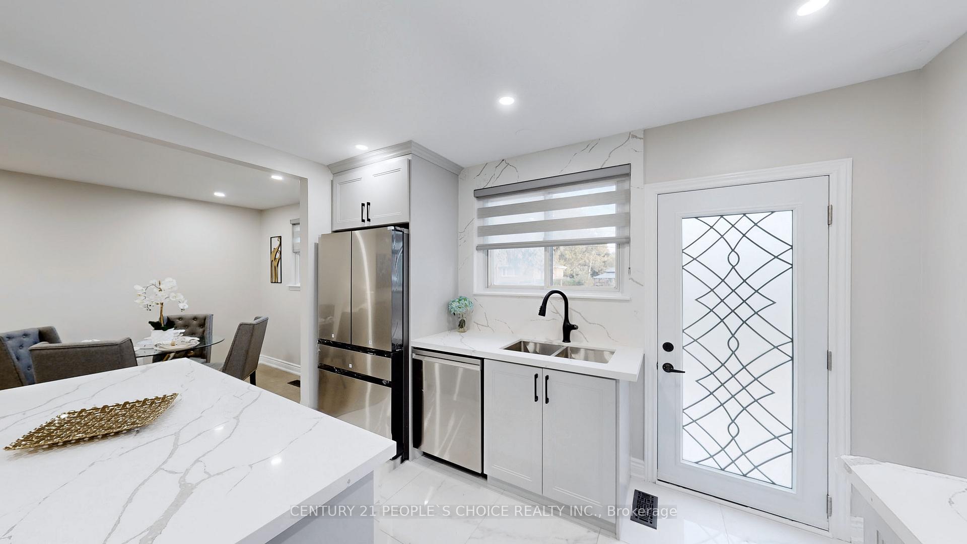 Photo 9 of 58 Brookdale Crescent, Brampton, Avondale — HOMEH