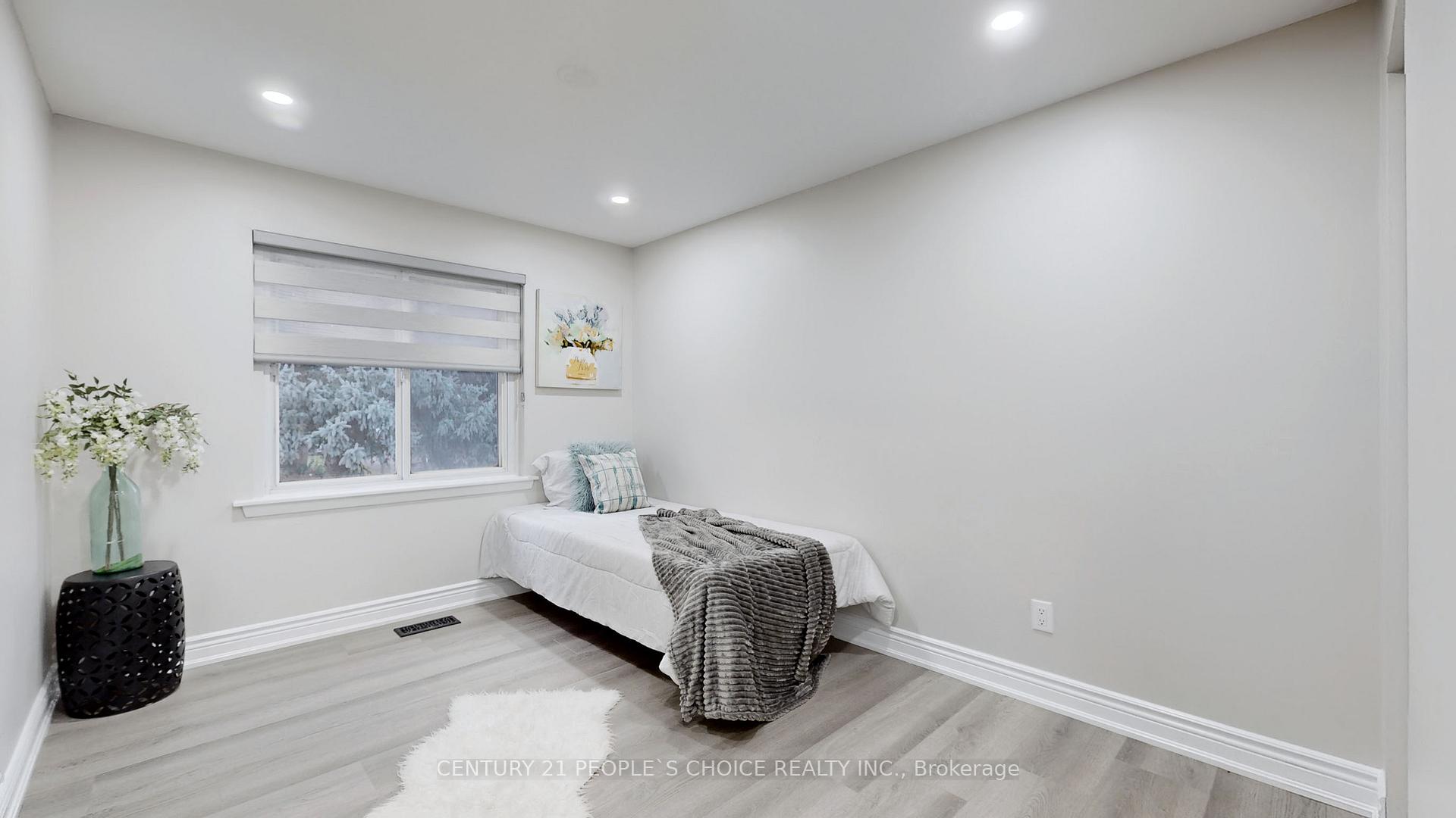 Photo 15 of 58 Brookdale Crescent, Brampton, Avondale — HOMEH