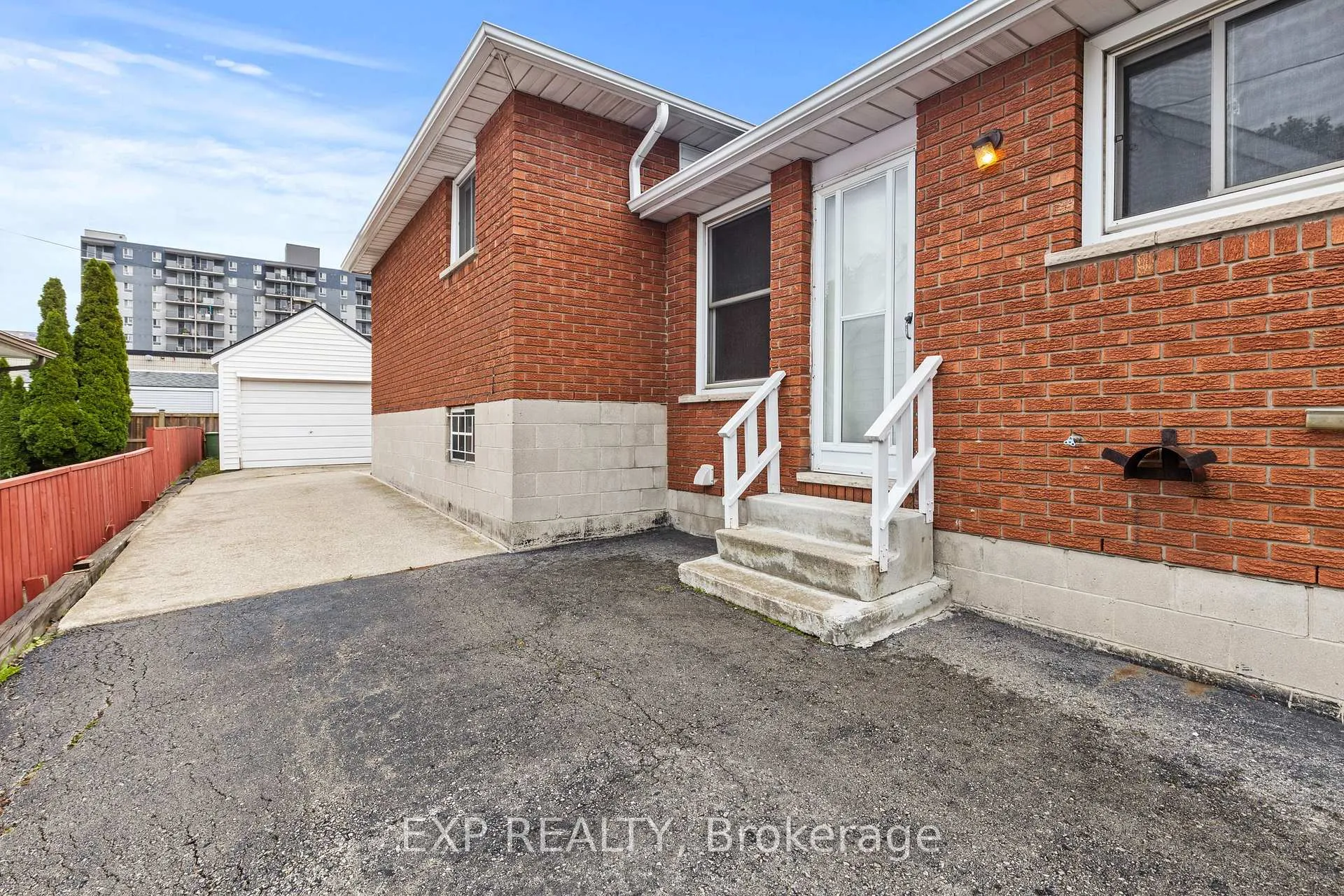 Photo 3 of 477 East 38th Street, Hamilton, Macassa — HOMEH