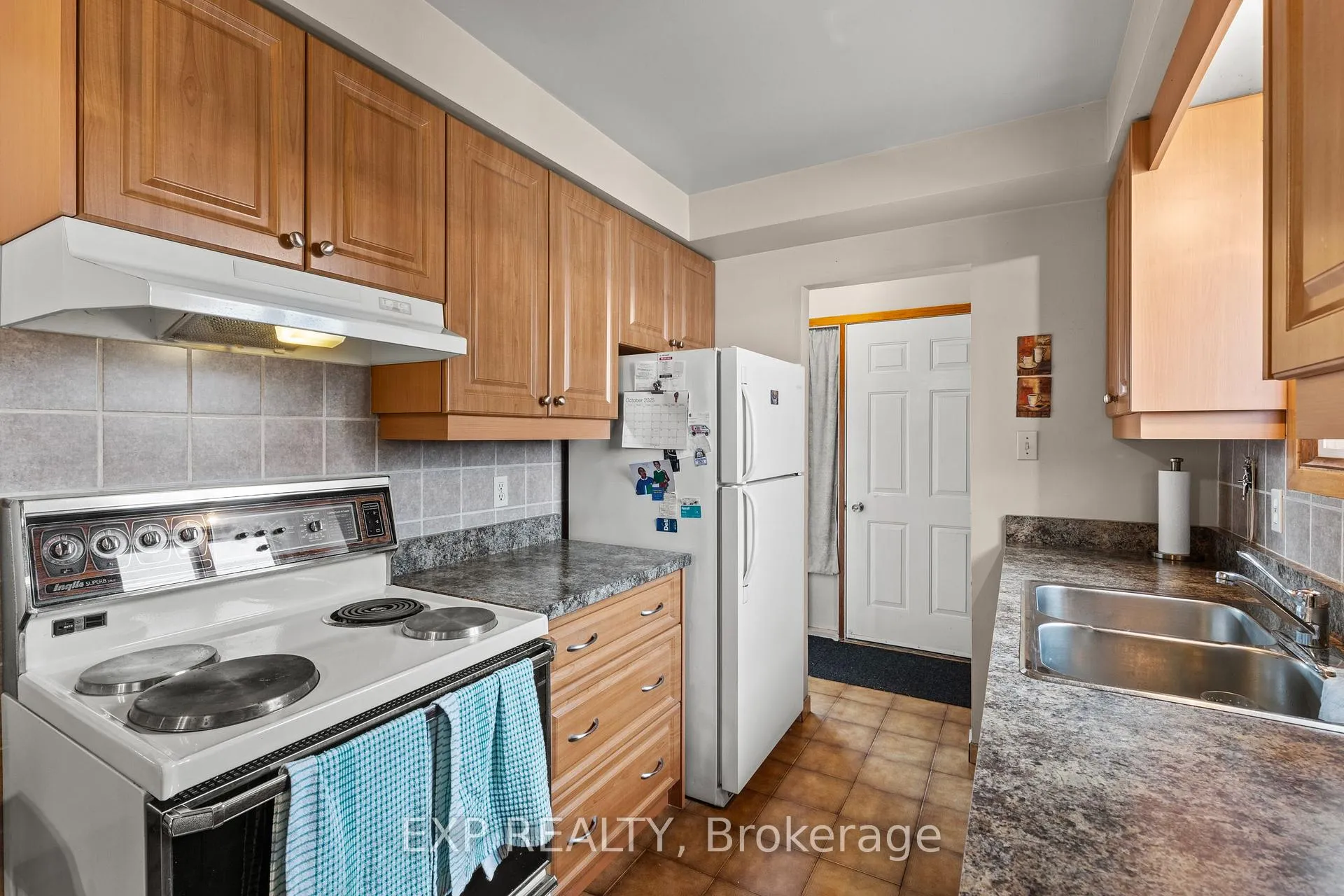 Photo 12 of 477 East 38th Street, Hamilton, Macassa — HOMEH
