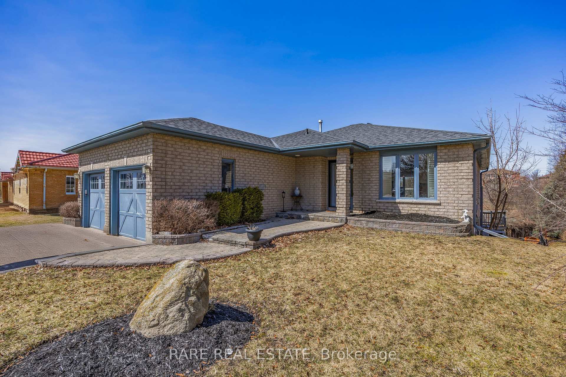 Photo 3 of 52 Columbia Road, Barrie, Holly — HOMEH