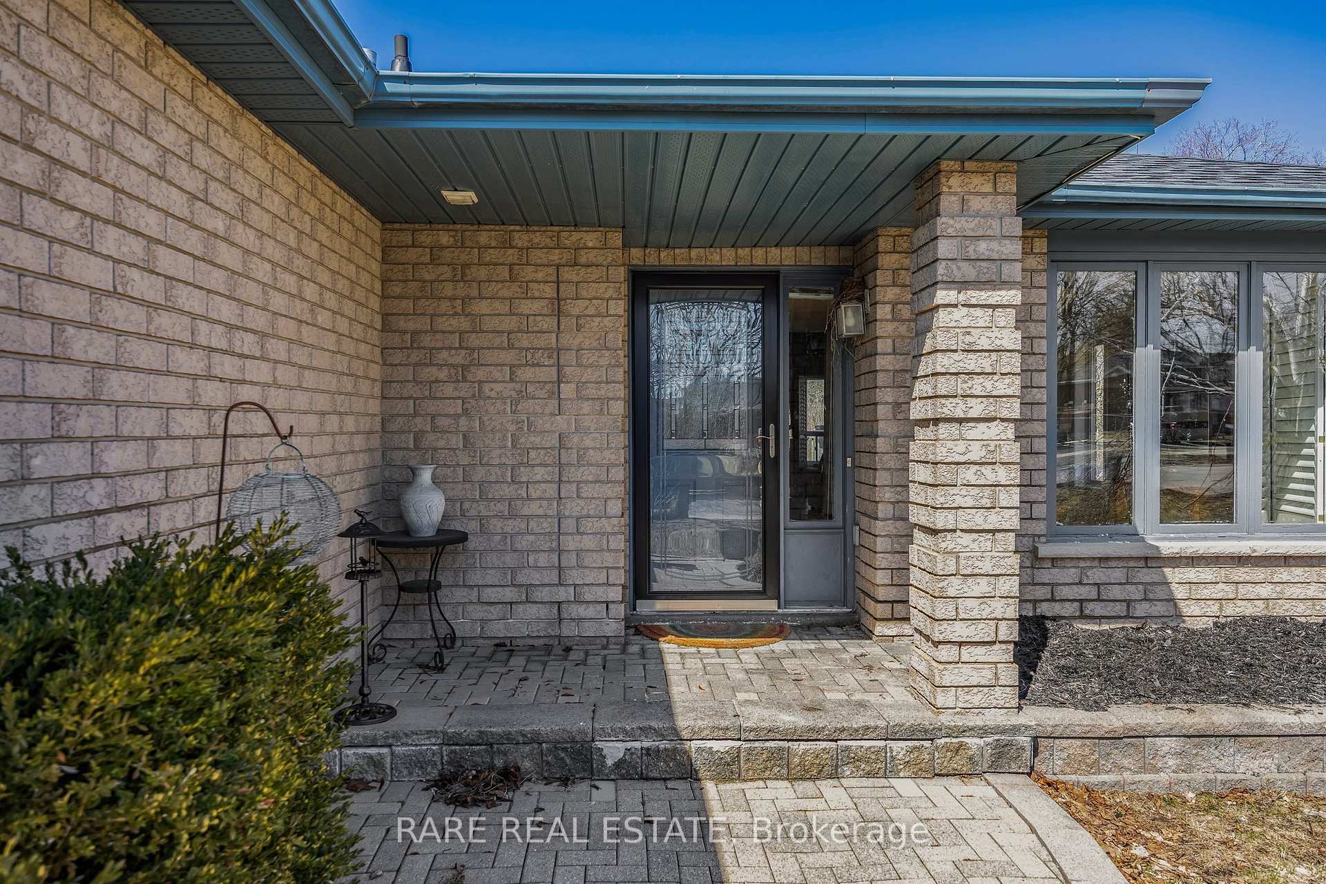 Photo 4 of 52 Columbia Road, Barrie, Holly — HOMEH