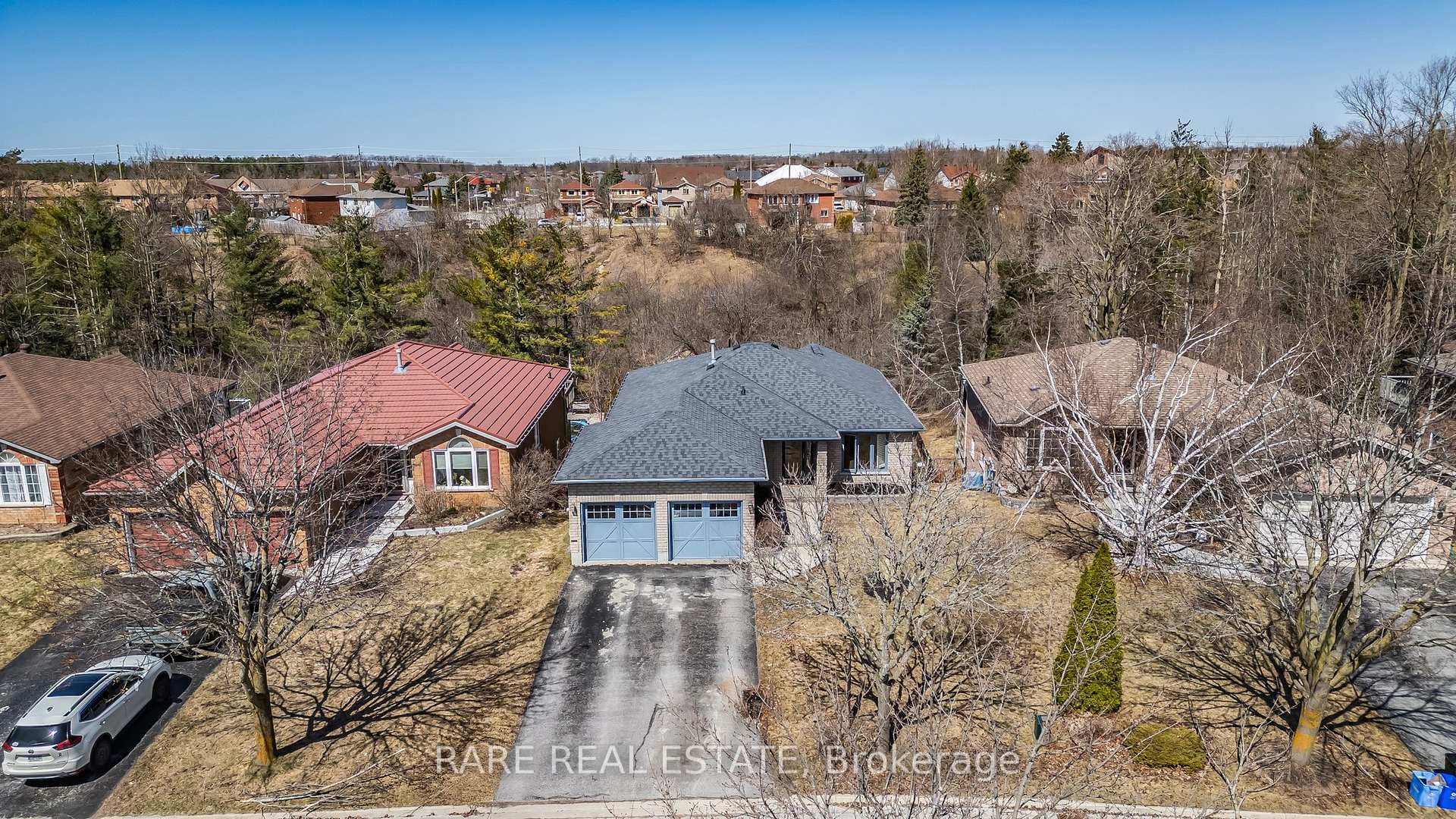 Photo 39 of 52 Columbia Road, Barrie, Holly — HOMEH