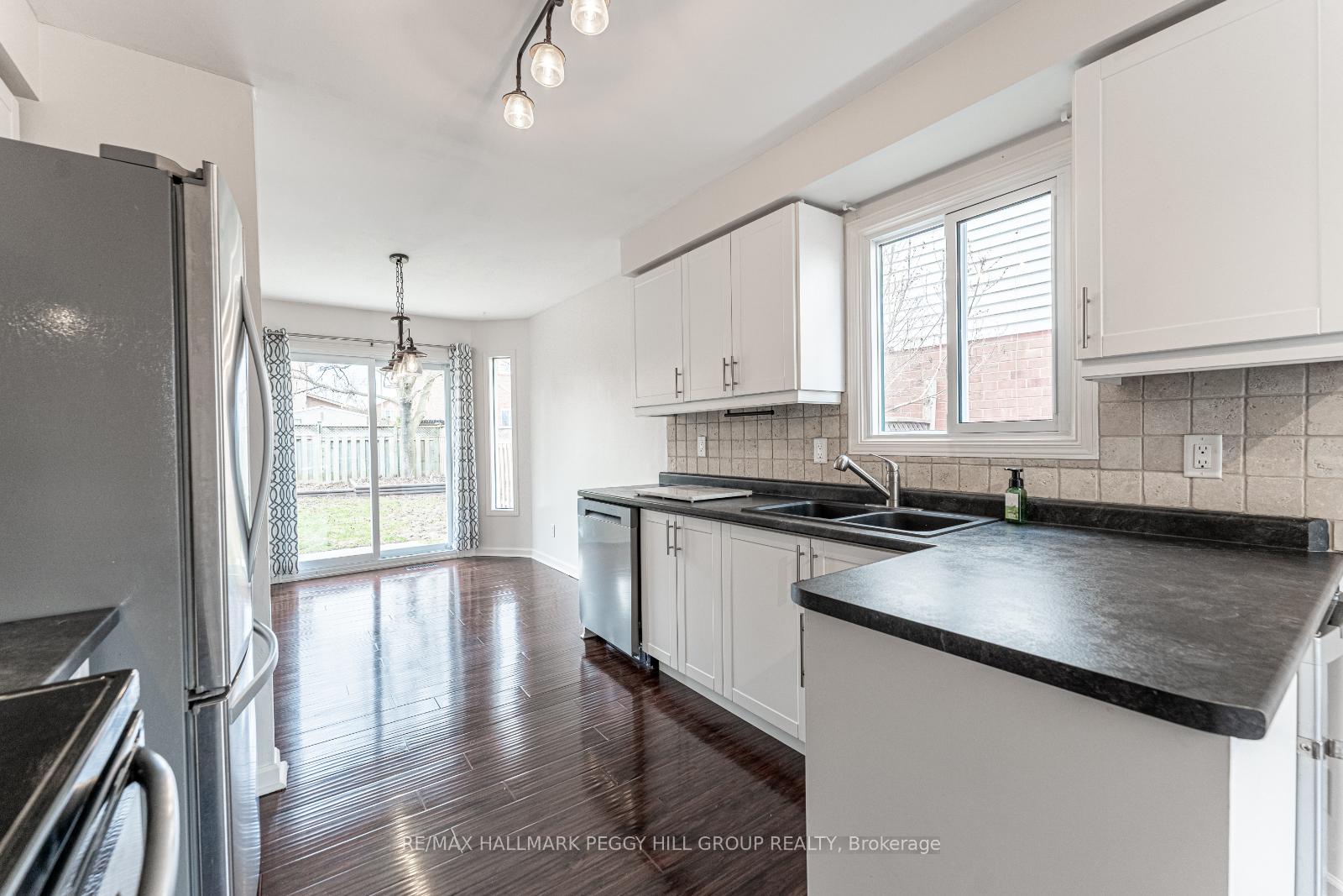 Photo 5 of 22 Porritt Street, Barrie, Ardagh — HOMEH