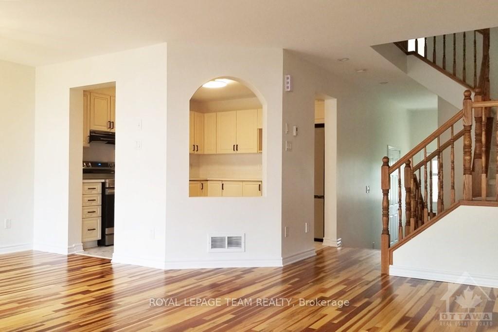 Photo 2 of 204 Garrity Crescent, Ottawa, Barrhaven - Strandherd — HOMEH