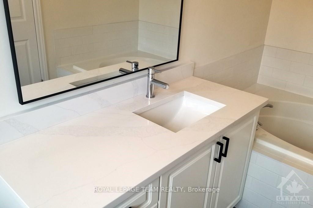 Photo 7 of 204 Garrity Crescent, Ottawa, Barrhaven - Strandherd — HOMEH