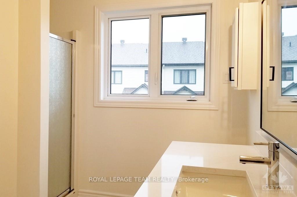 Photo 8 of 204 Garrity Crescent, Ottawa, Barrhaven - Strandherd — HOMEH