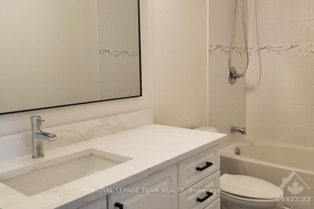 Photo 10 of 204 Garrity Crescent, Ottawa, Barrhaven - Strandherd — HOMEH
