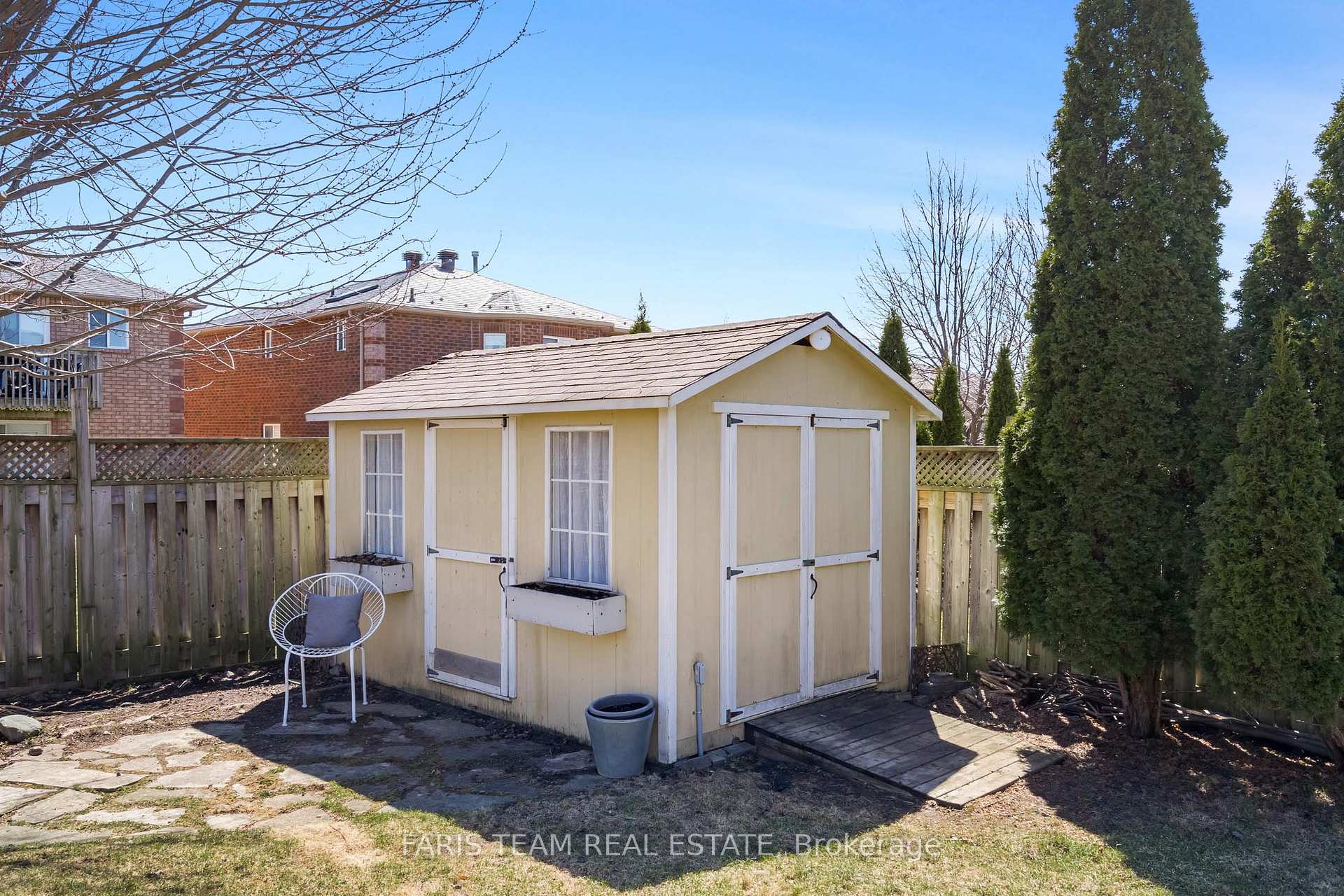 Photo 6 of 122 Sandringham Drive, Barrie, Innis-Shore — HOMEH