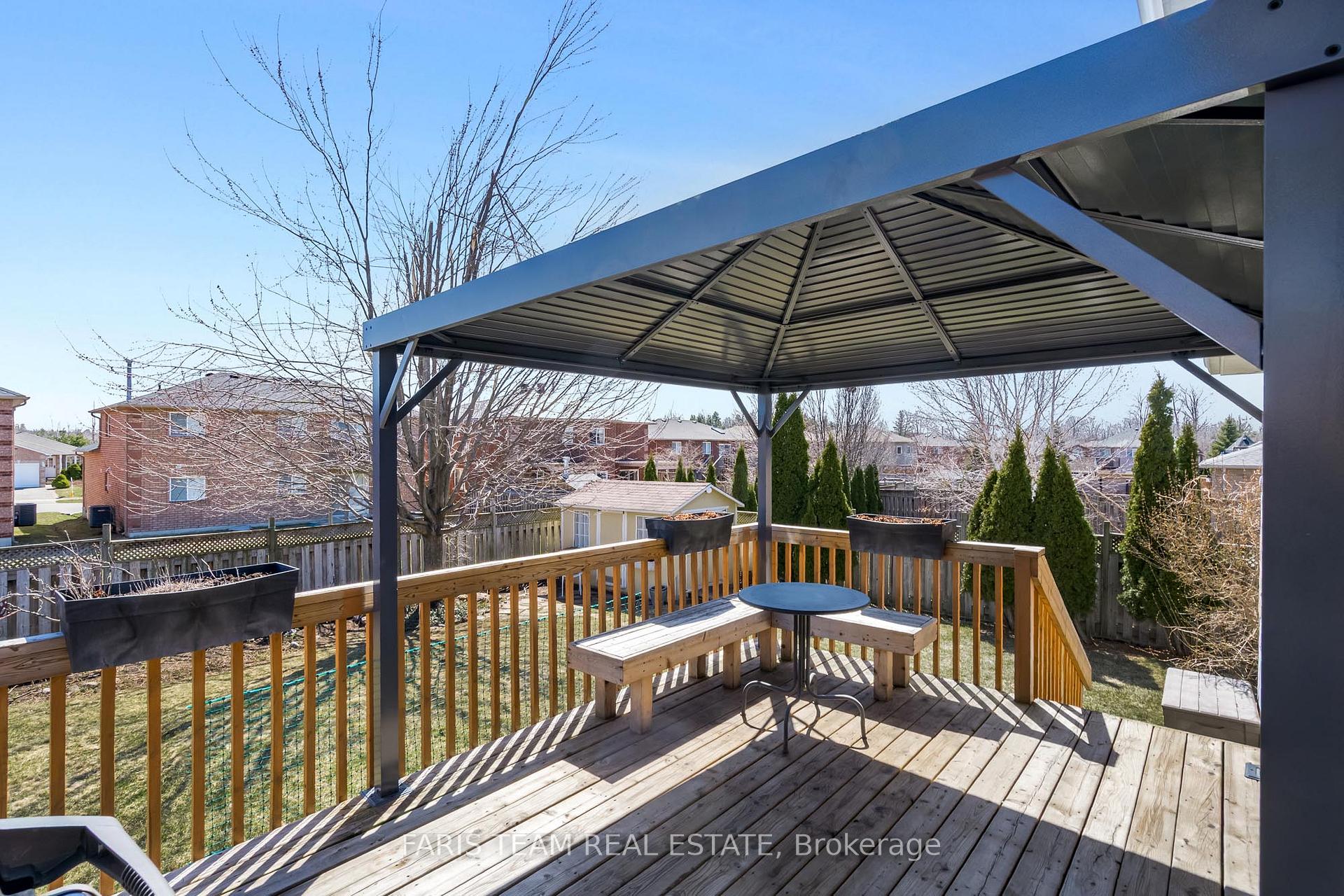 Photo 7 of 122 Sandringham Drive, Barrie, Innis-Shore — HOMEH