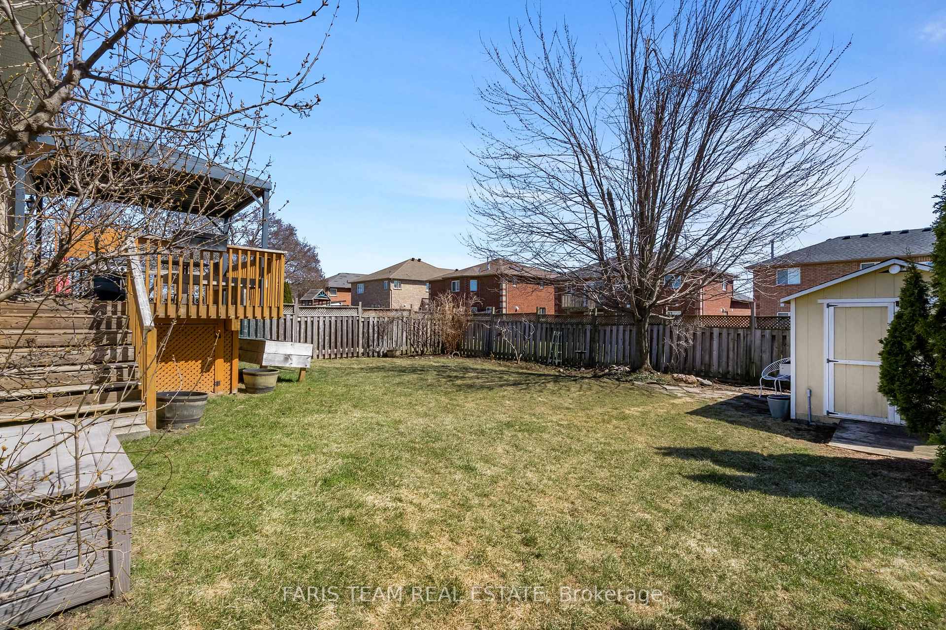 Photo 8 of 122 Sandringham Drive, Barrie, Innis-Shore — HOMEH
