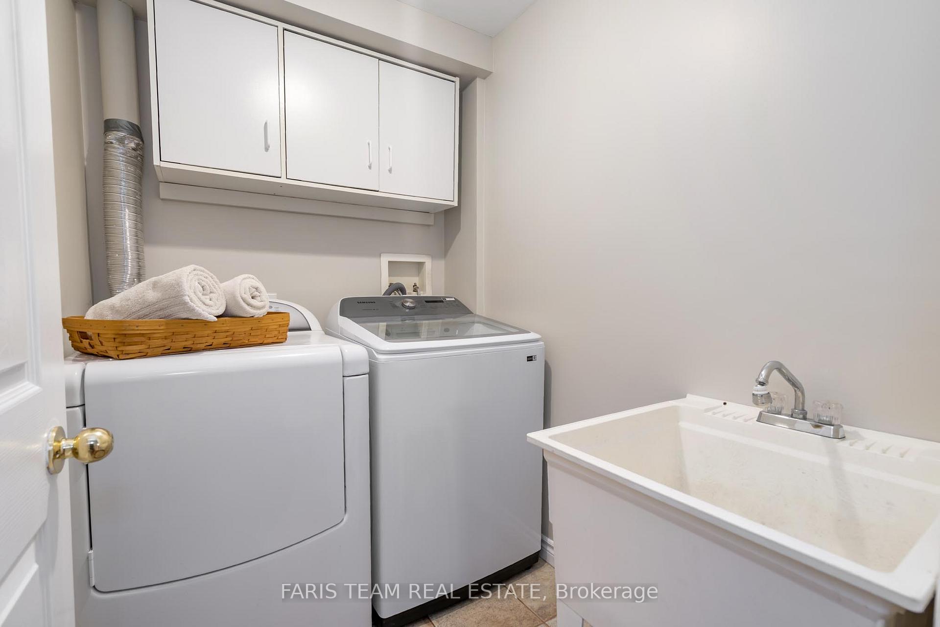 Photo 9 of 122 Sandringham Drive, Barrie, Innis-Shore — HOMEH