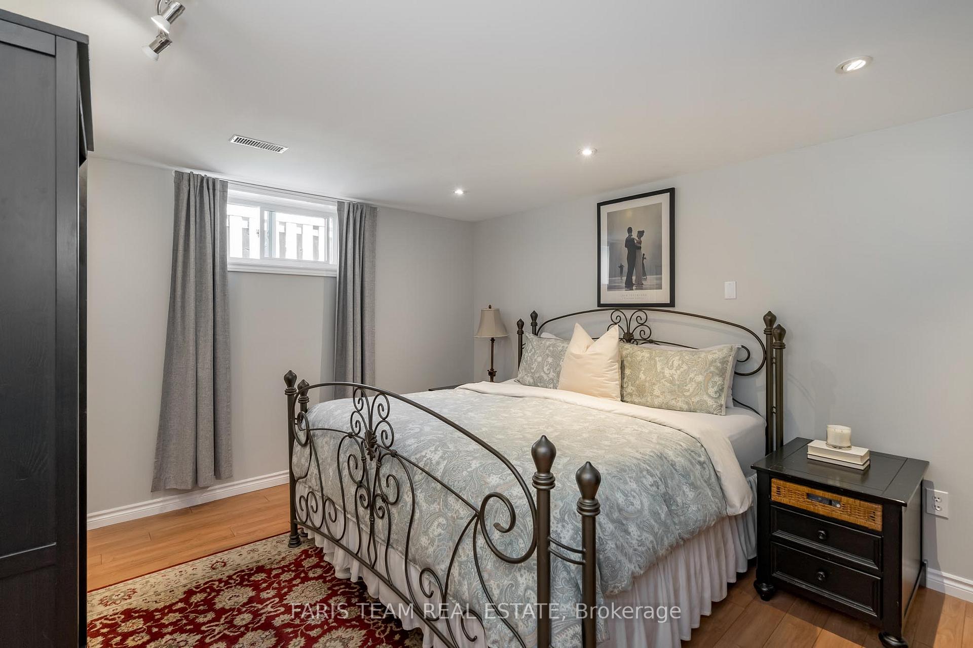 Photo 13 of 122 Sandringham Drive, Barrie, Innis-Shore — HOMEH