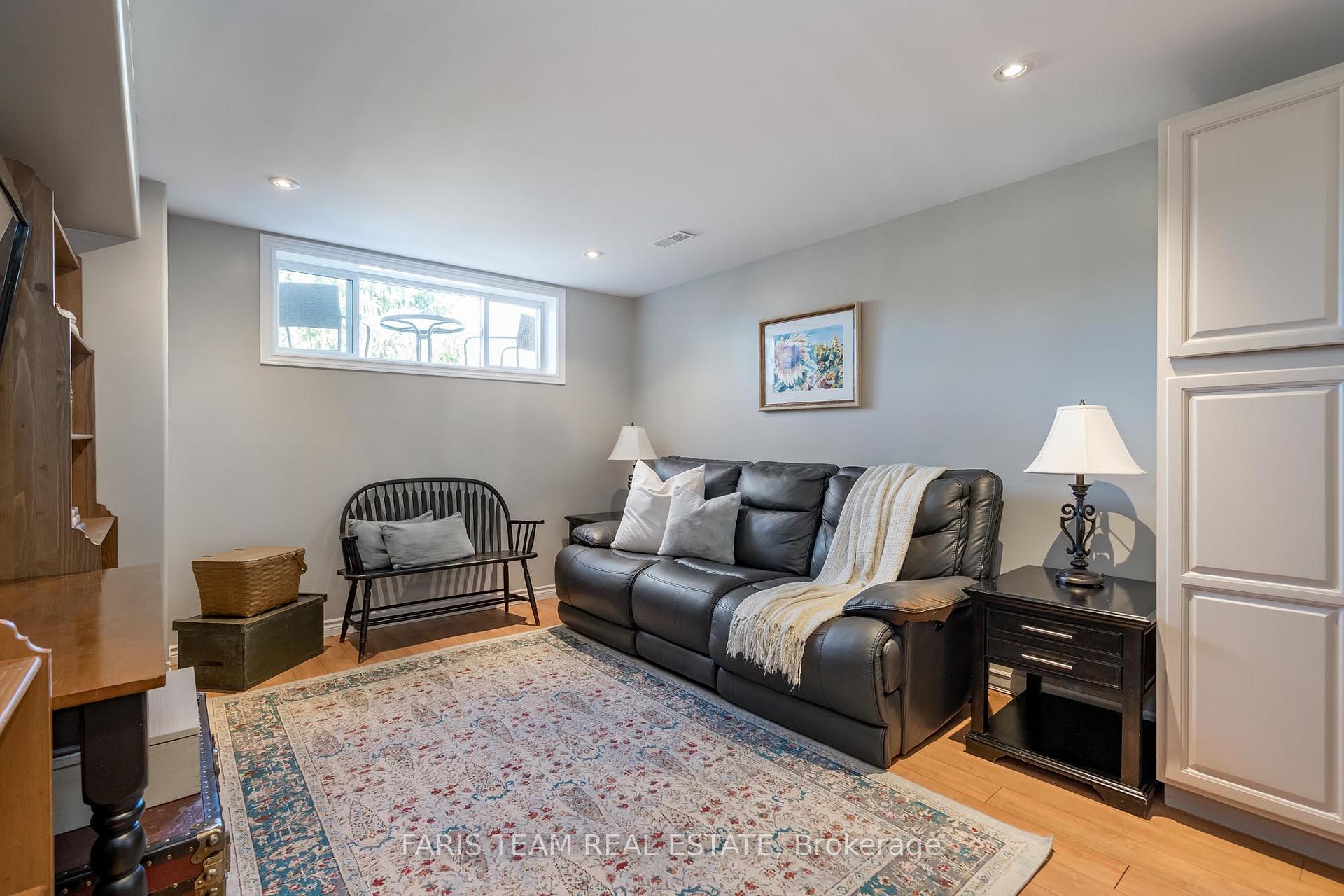 Photo 15 of 122 Sandringham Drive, Barrie, Innis-Shore — HOMEH