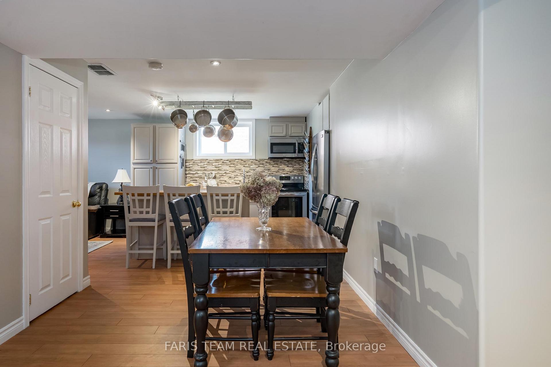 Photo 16 of 122 Sandringham Drive, Barrie, Innis-Shore — HOMEH