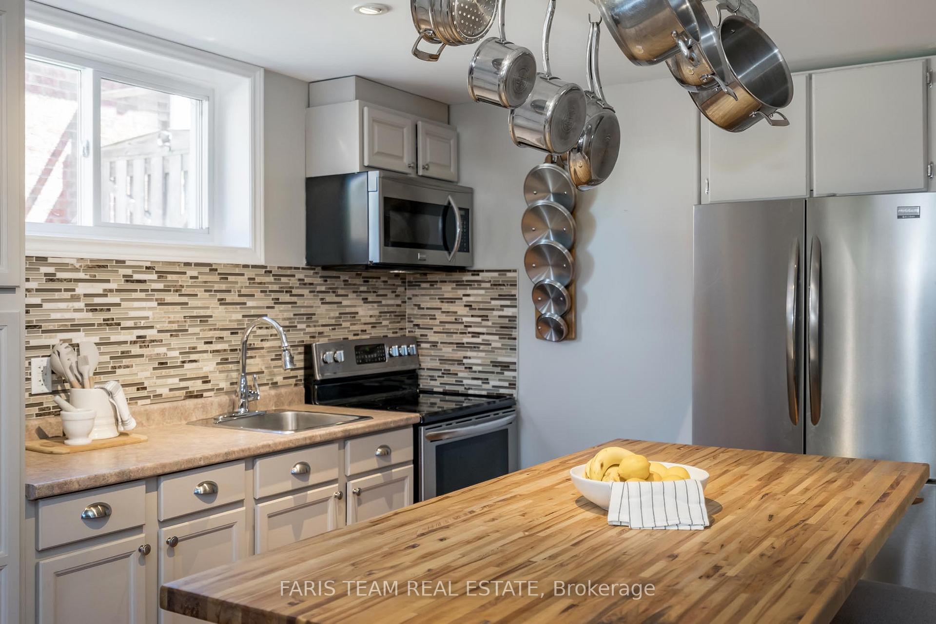 Photo 17 of 122 Sandringham Drive, Barrie, Innis-Shore — HOMEH