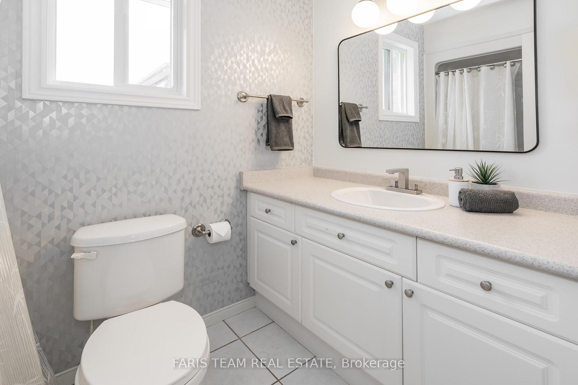 Photo 24 of 122 Sandringham Drive, Barrie, Innis-Shore — HOMEH