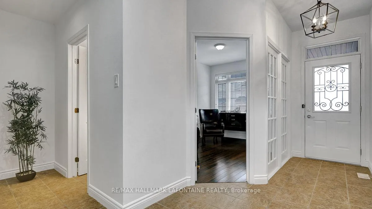 Photo 3 of 315 Rustic Hills Crescent, Ottawa, Springridge/East Village — HOMEH