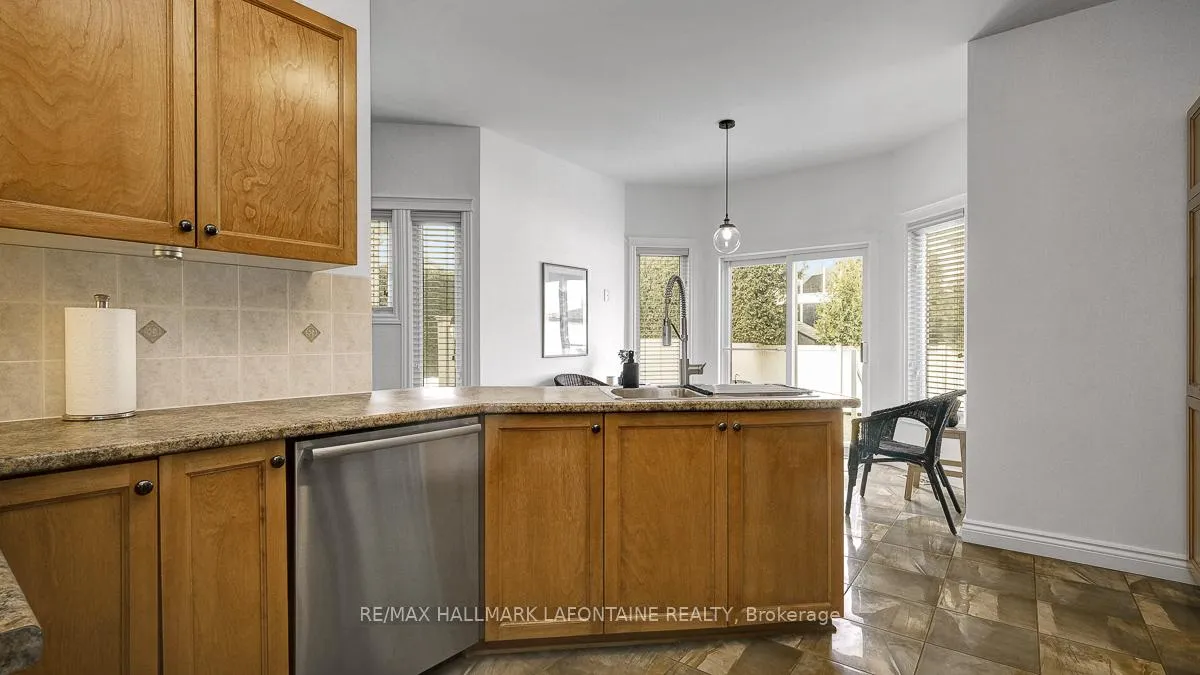 Photo 14 of 315 Rustic Hills Crescent, Ottawa, Springridge/East Village — HOMEH