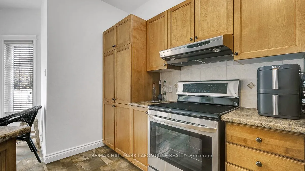 Photo 15 of 315 Rustic Hills Crescent, Ottawa, Springridge/East Village — HOMEH