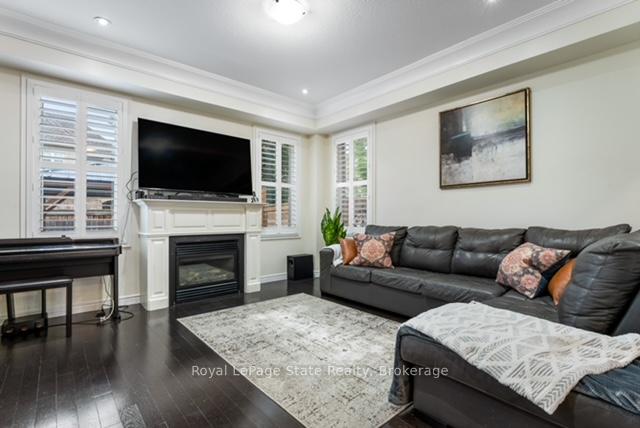 Photo 11 of 59 Galileo Drive, Hamilton, Lakeshore — HOMEH