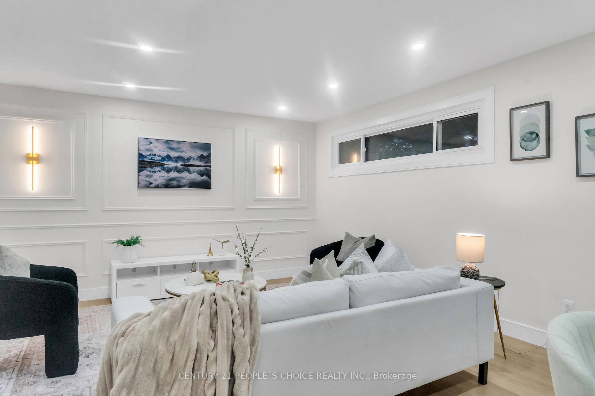 Photo 4 of 265 Avondale Boulevard, Brampton, Avondale — HOMEH