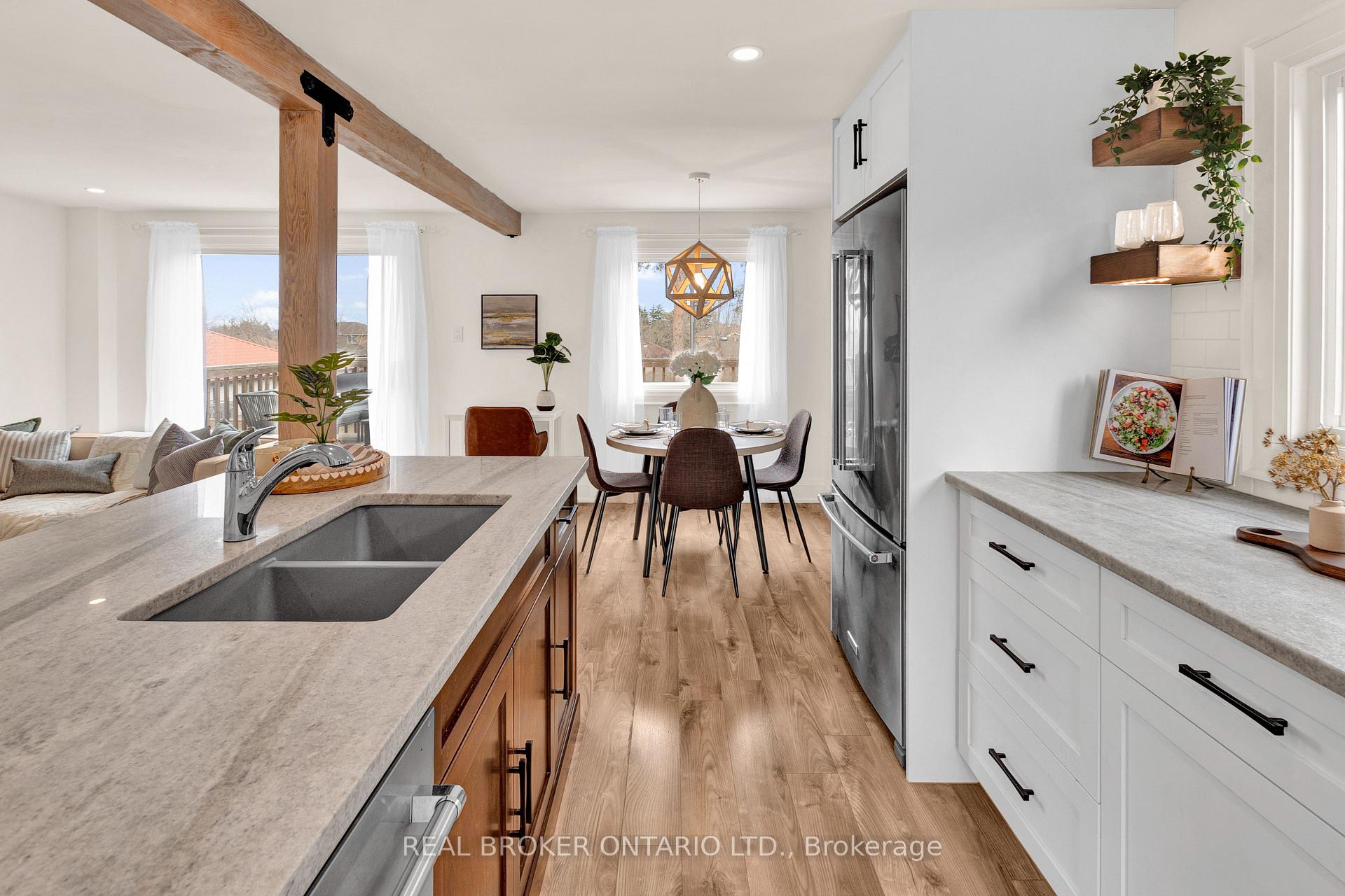 Photo 5 of 34 Geddes Crescent, Barrie, Northwest — HOMEH