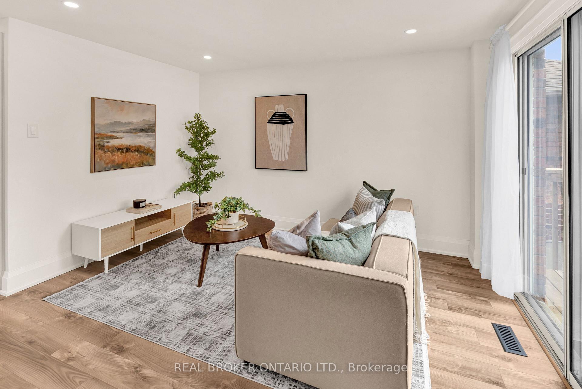Photo 12 of 34 Geddes Crescent, Barrie, Northwest — HOMEH