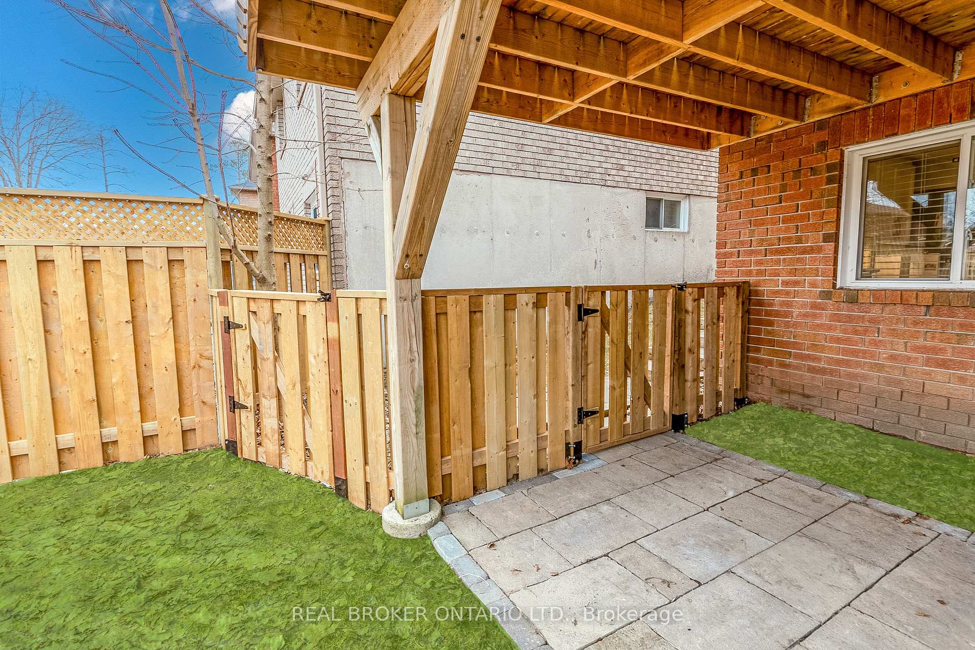 Photo 25 of 34 Geddes Crescent, Barrie, Northwest — HOMEH