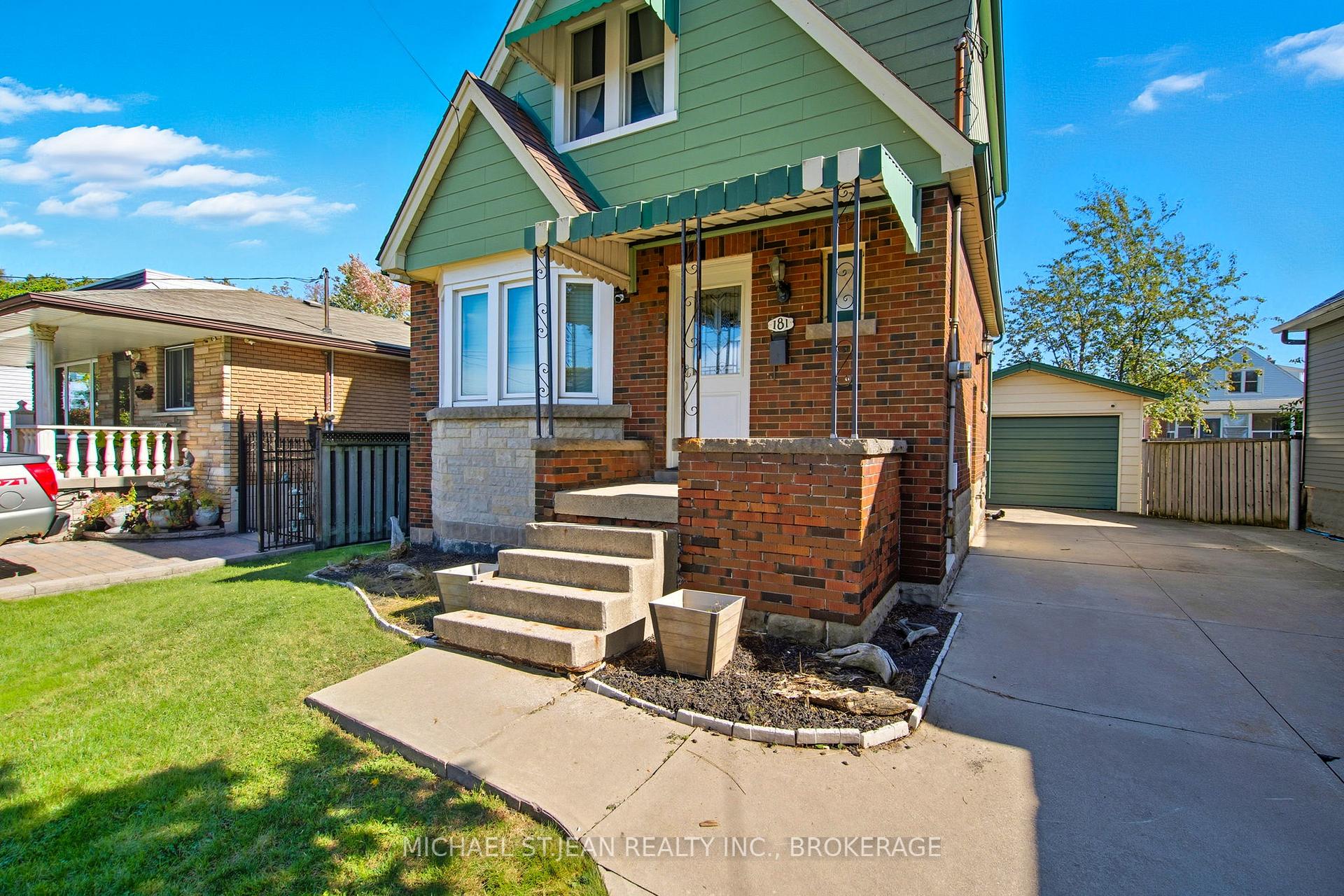 Photo 3 of 181 Craigroyston Road, Hamilton, Glenview — HOMEH