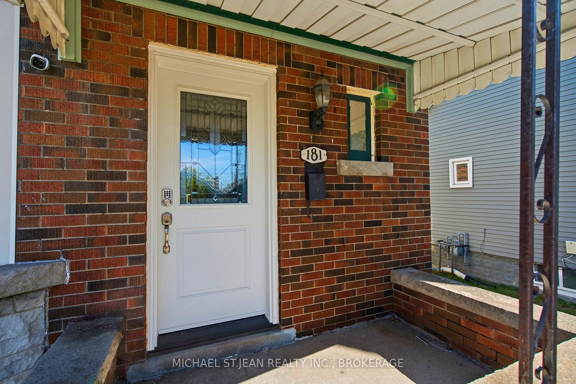 Photo 7 of 181 Craigroyston Road, Hamilton, Glenview — HOMEH