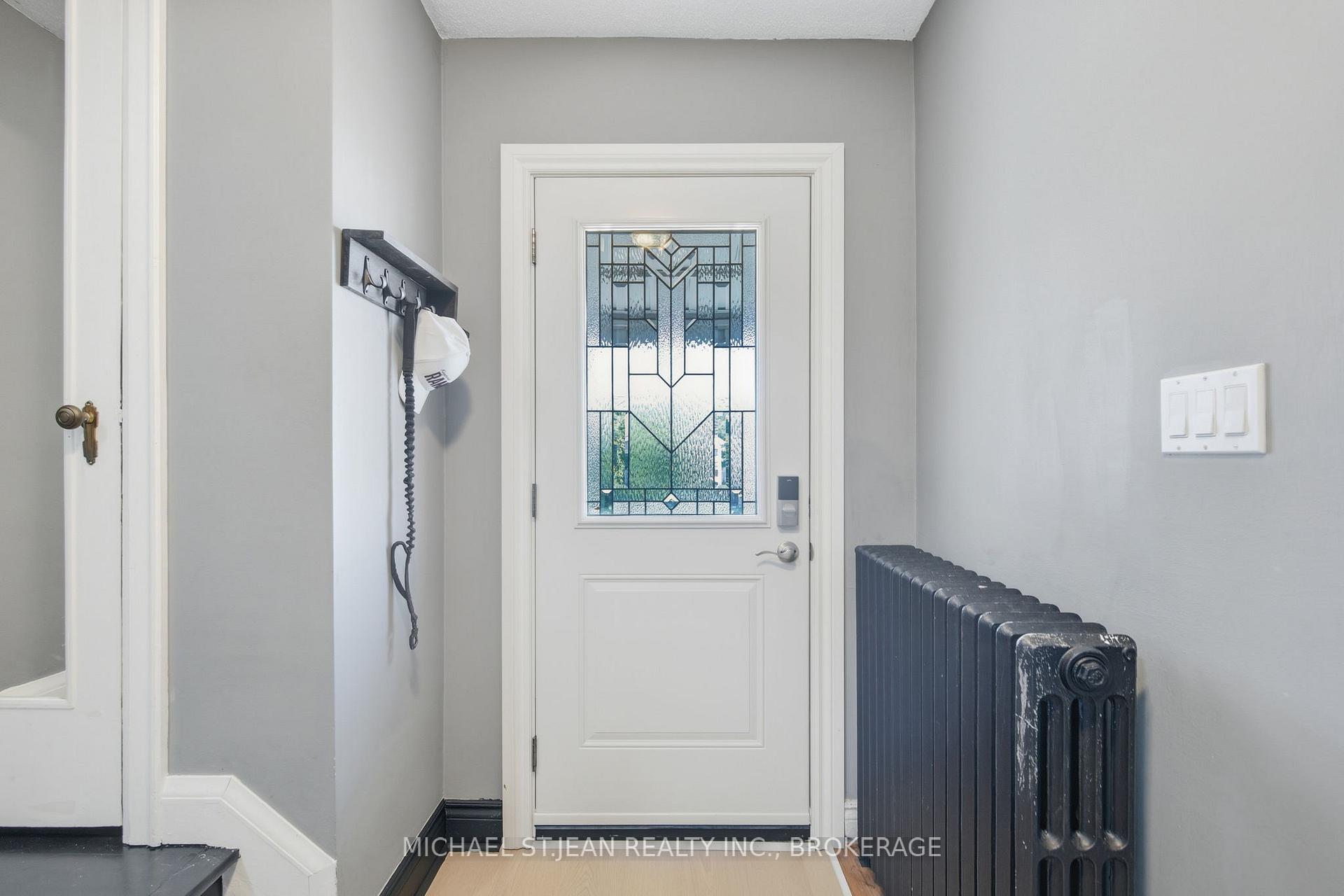 Photo 8 of 181 Craigroyston Road, Hamilton, Glenview — HOMEH