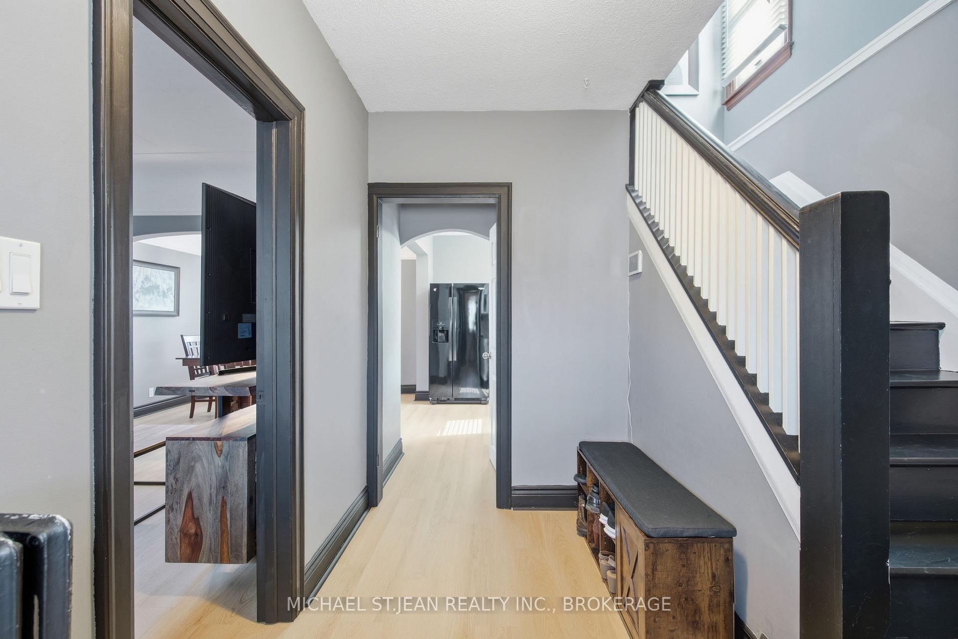 Photo 9 of 181 Craigroyston Road, Hamilton, Glenview — HOMEH