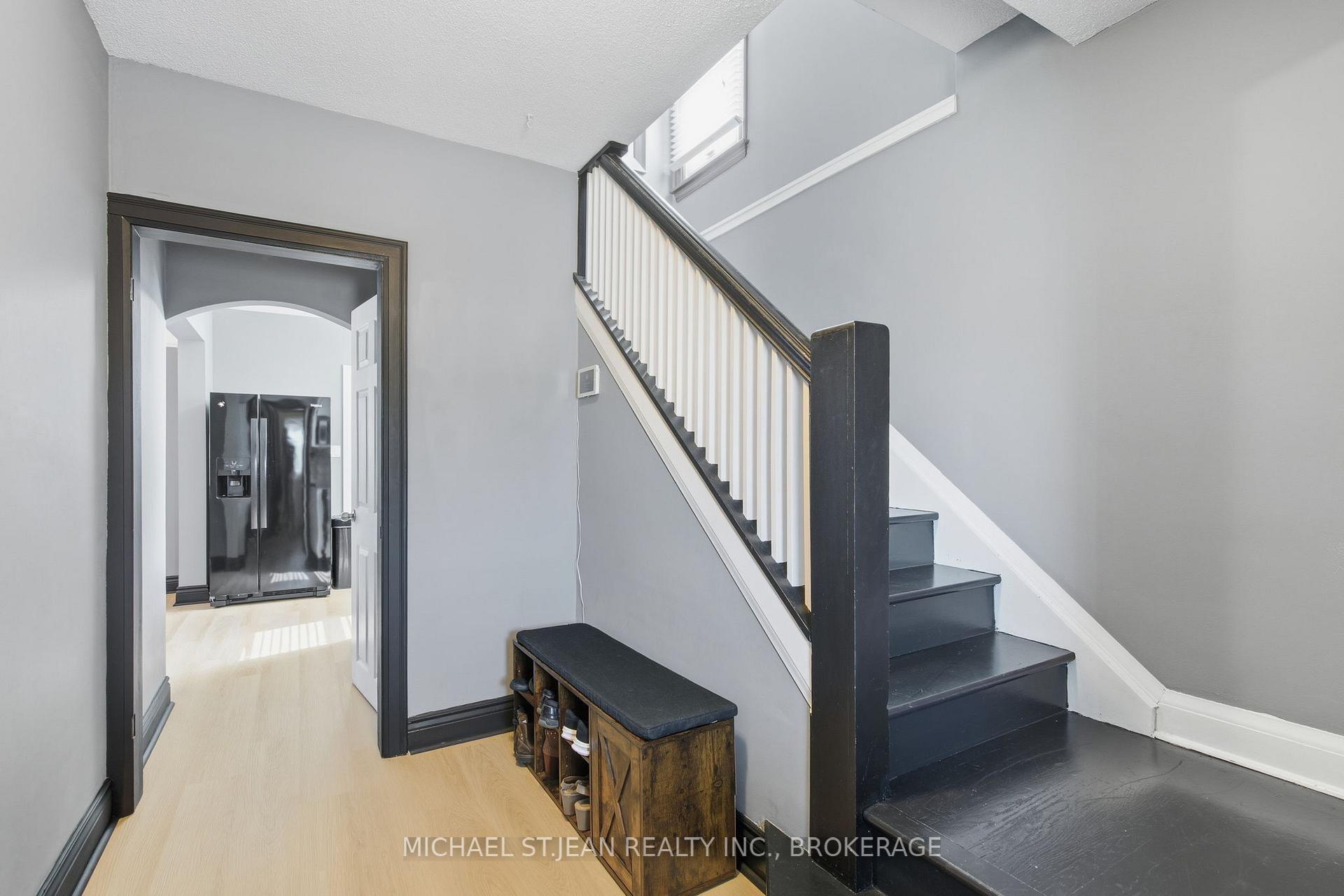 Photo 10 of 181 Craigroyston Road, Hamilton, Glenview — HOMEH