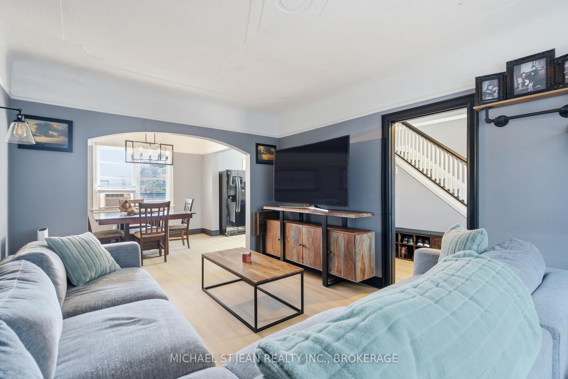 Photo 12 of 181 Craigroyston Road, Hamilton, Glenview — HOMEH