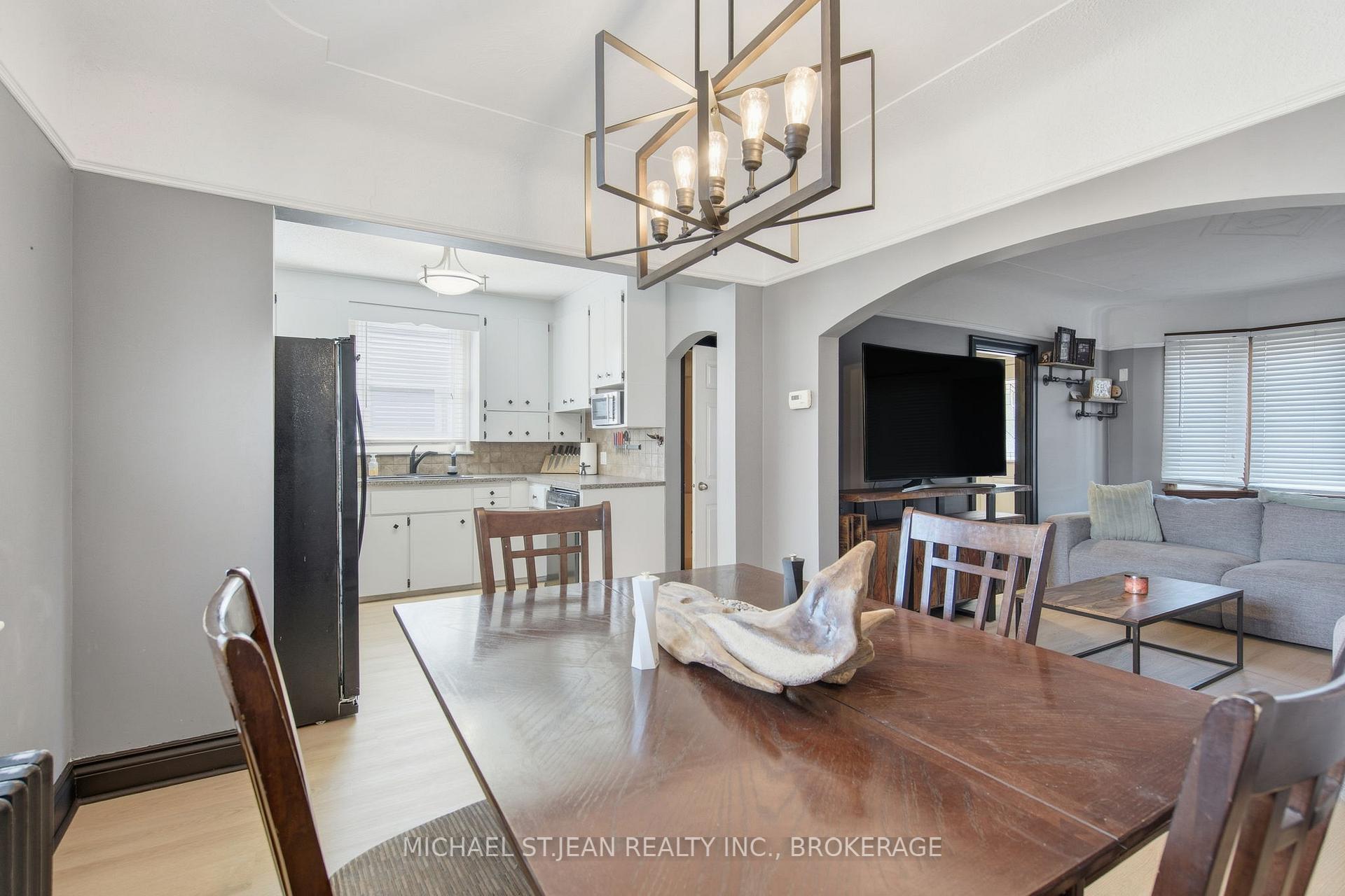 Photo 16 of 181 Craigroyston Road, Hamilton, Glenview — HOMEH