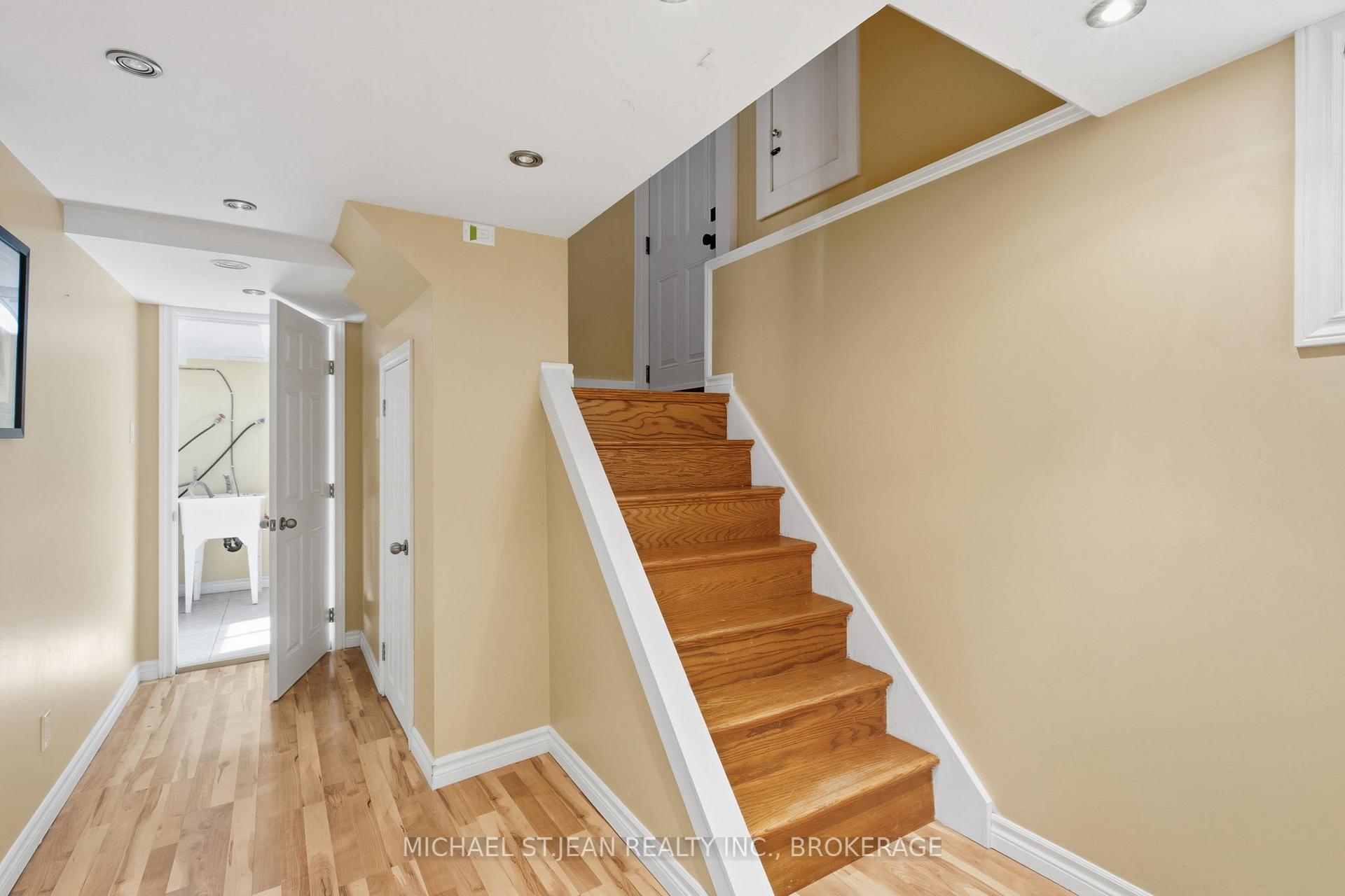 Photo 33 of 181 Craigroyston Road, Hamilton, Glenview — HOMEH