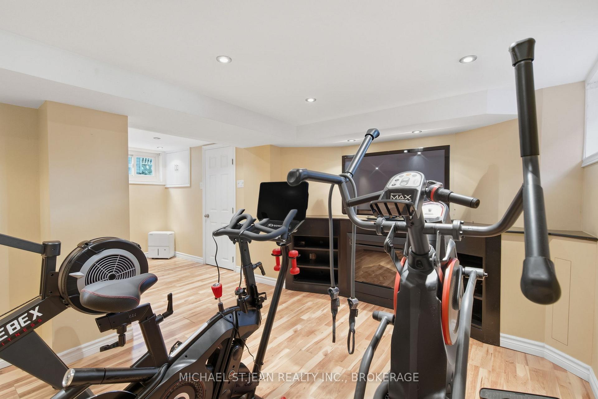 Photo 36 of 181 Craigroyston Road, Hamilton, Glenview — HOMEH