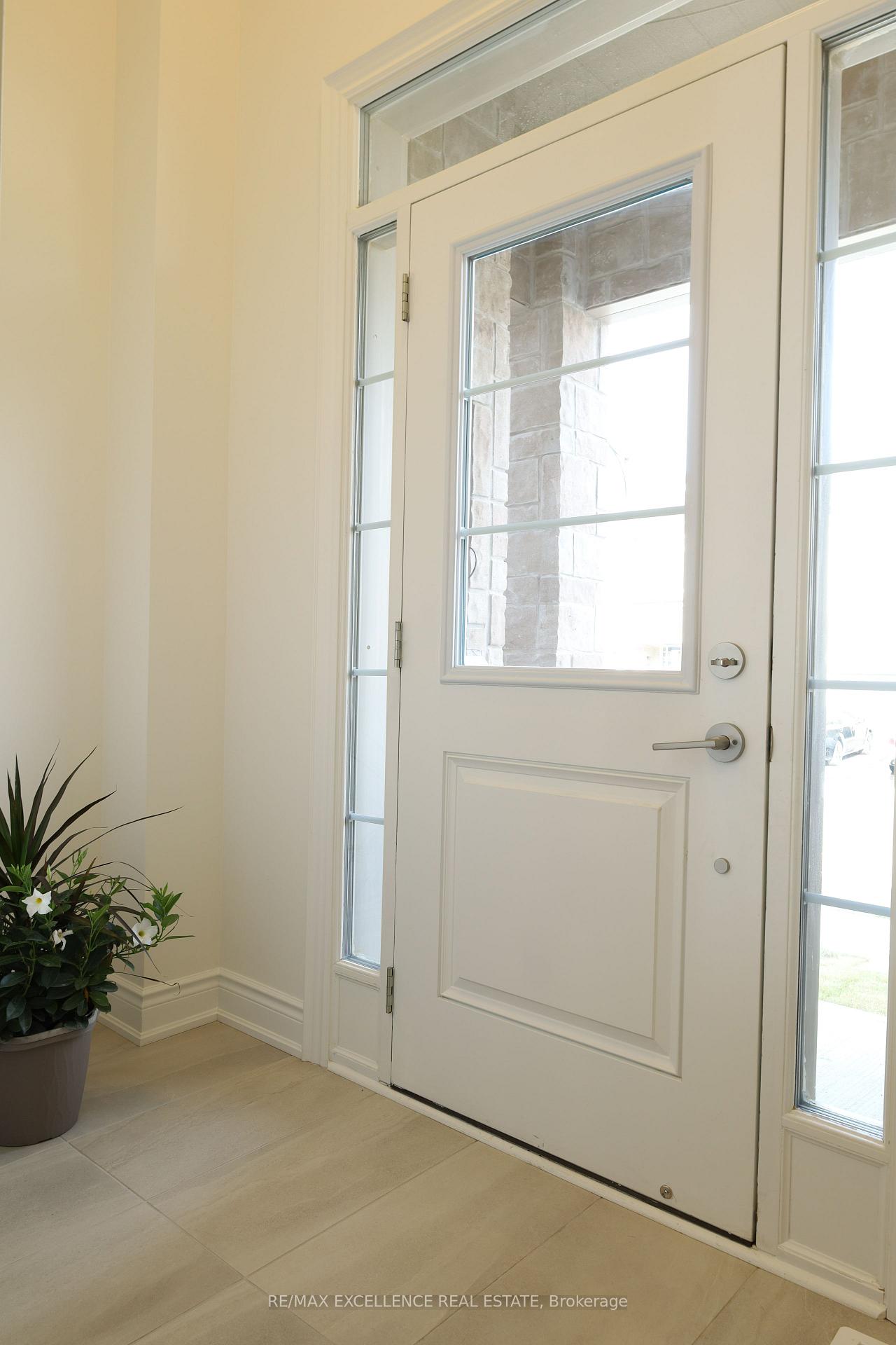 Photo 2 of 102 Bermondsey Way, Brampton, Bram West — HOMEH