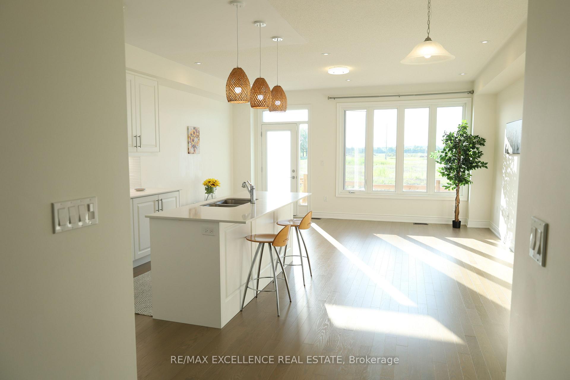 Photo 6 of 102 Bermondsey Way, Brampton, Bram West — HOMEH