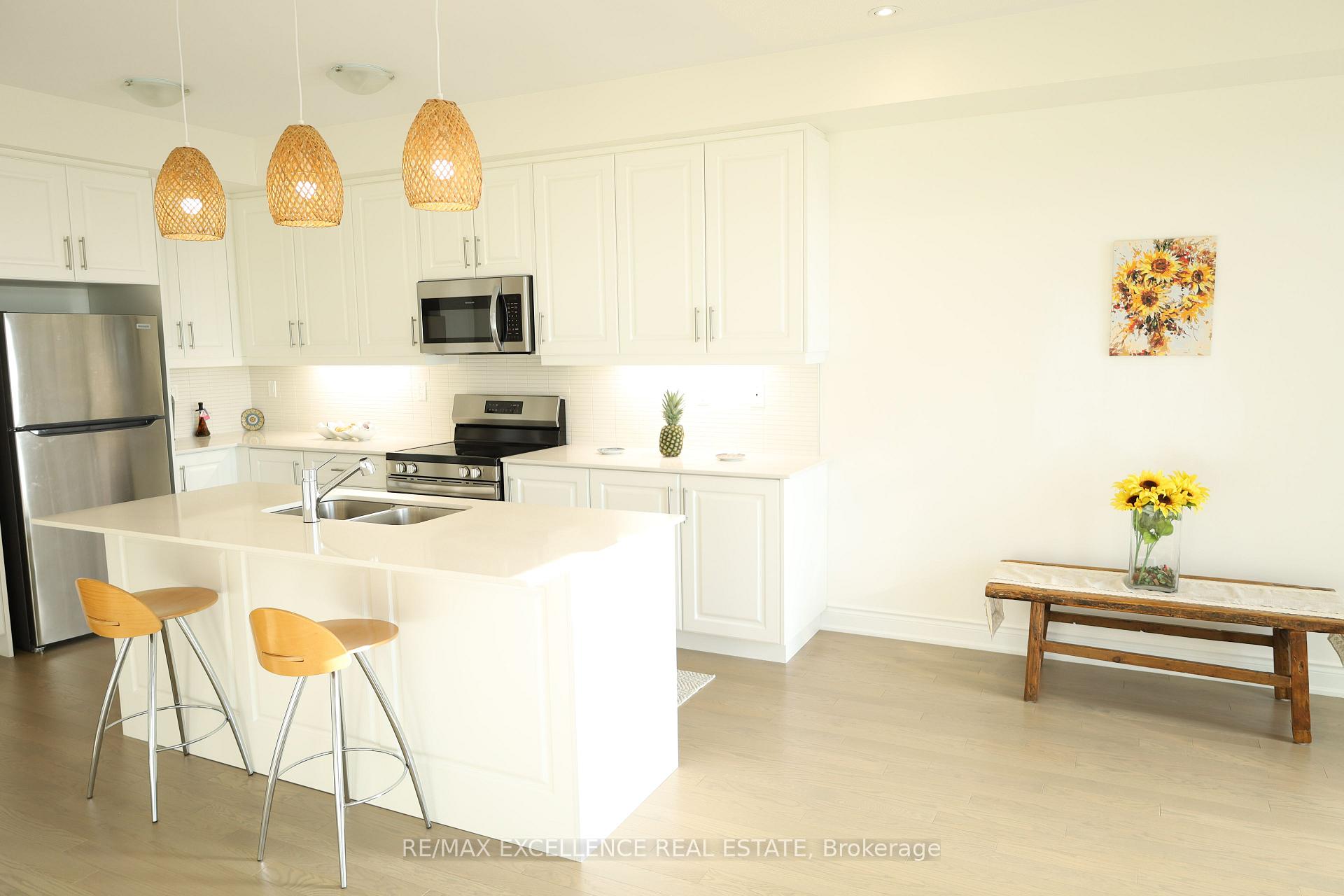 Photo 7 of 102 Bermondsey Way, Brampton, Bram West — HOMEH