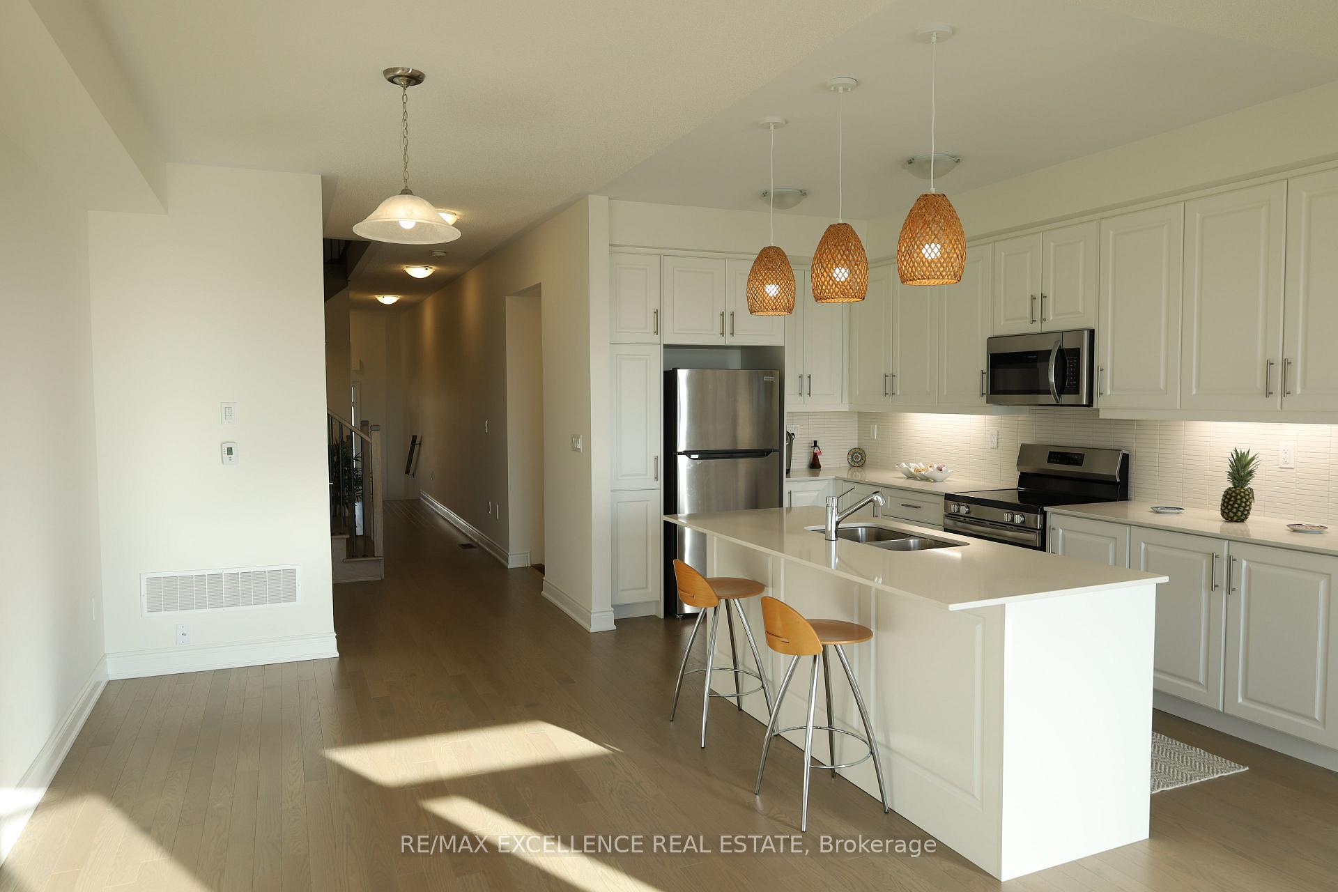 Photo 12 of 102 Bermondsey Way, Brampton, Bram West — HOMEH