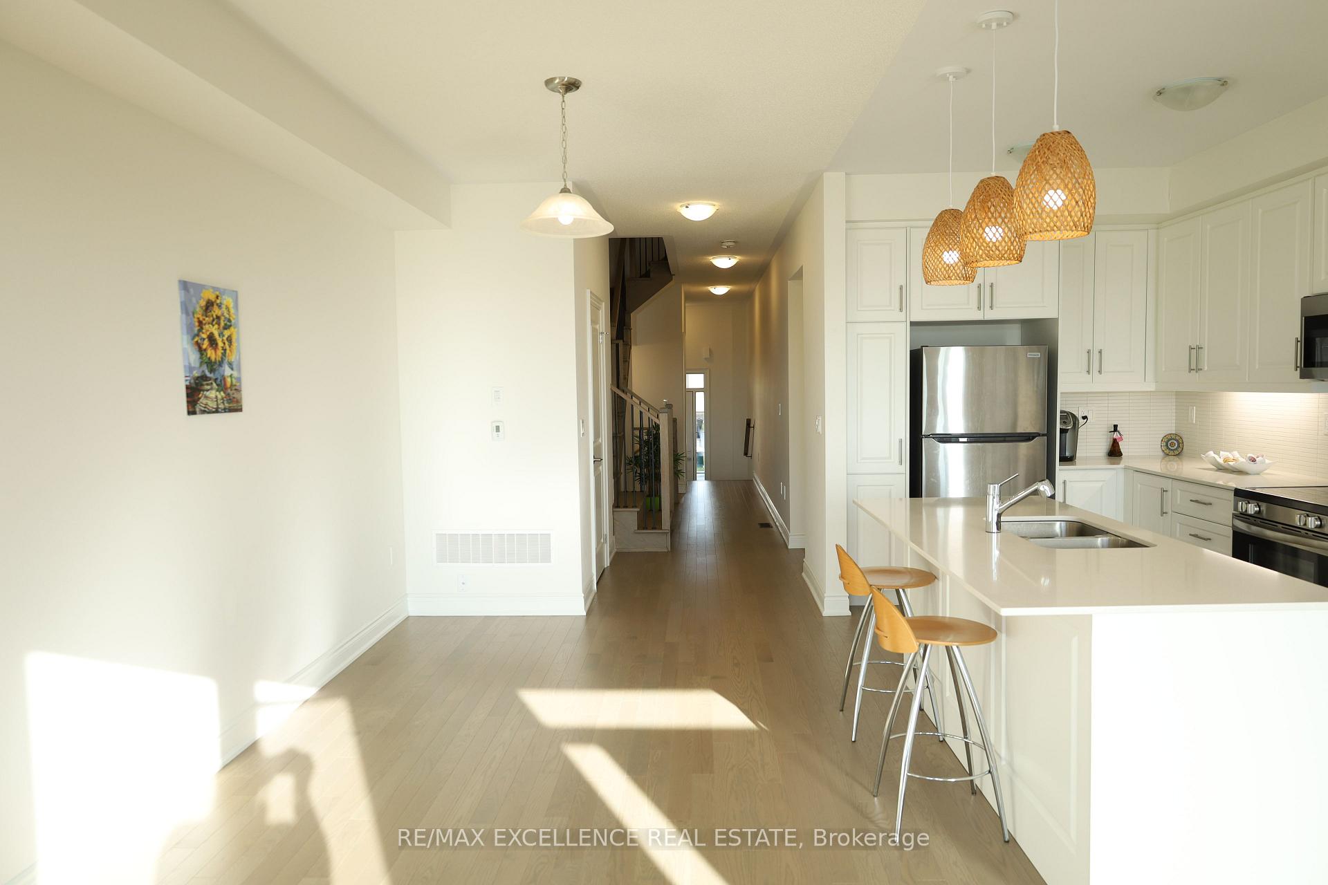 Photo 13 of 102 Bermondsey Way, Brampton, Bram West — HOMEH