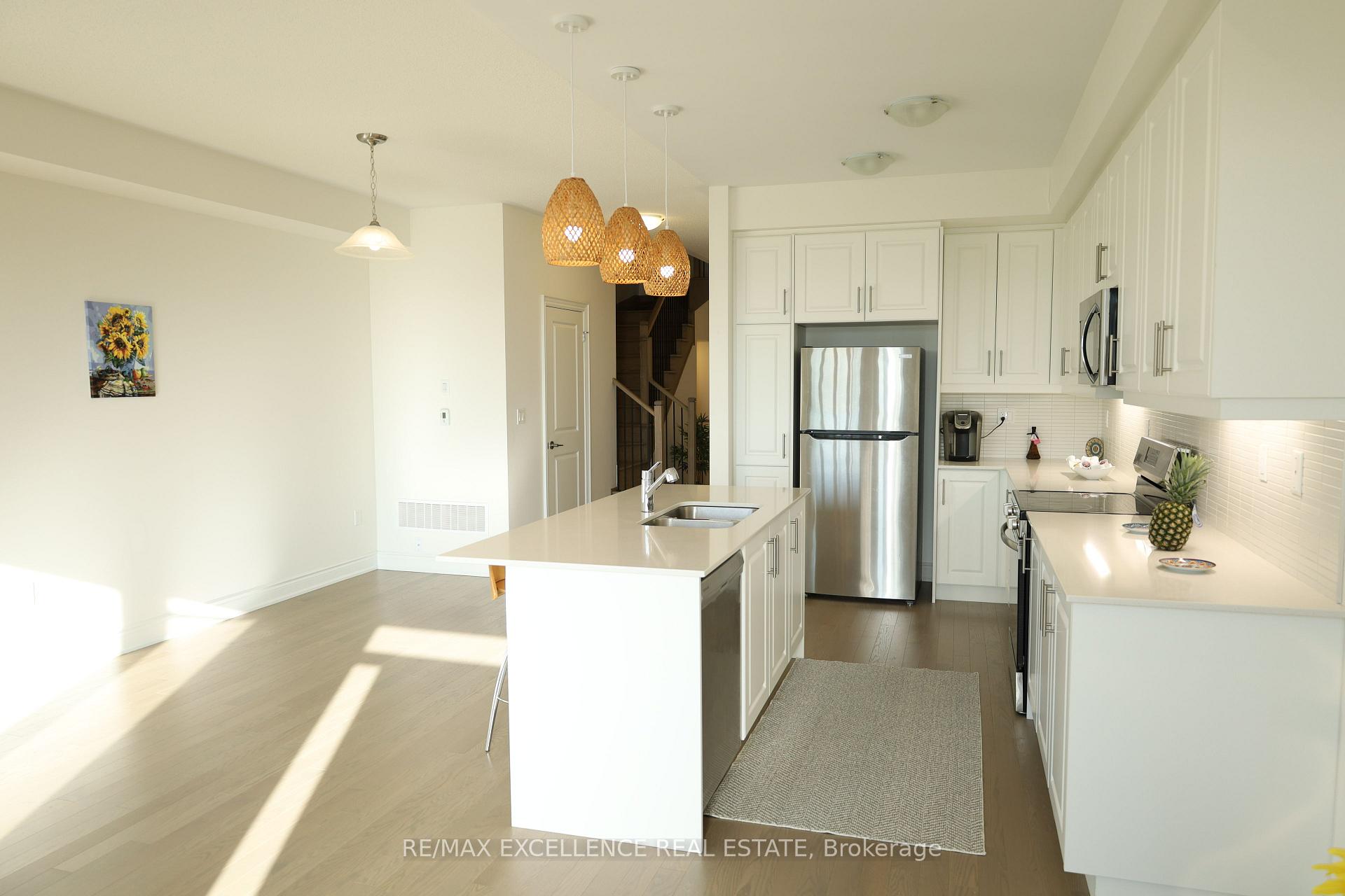 Photo 14 of 102 Bermondsey Way, Brampton, Bram West — HOMEH