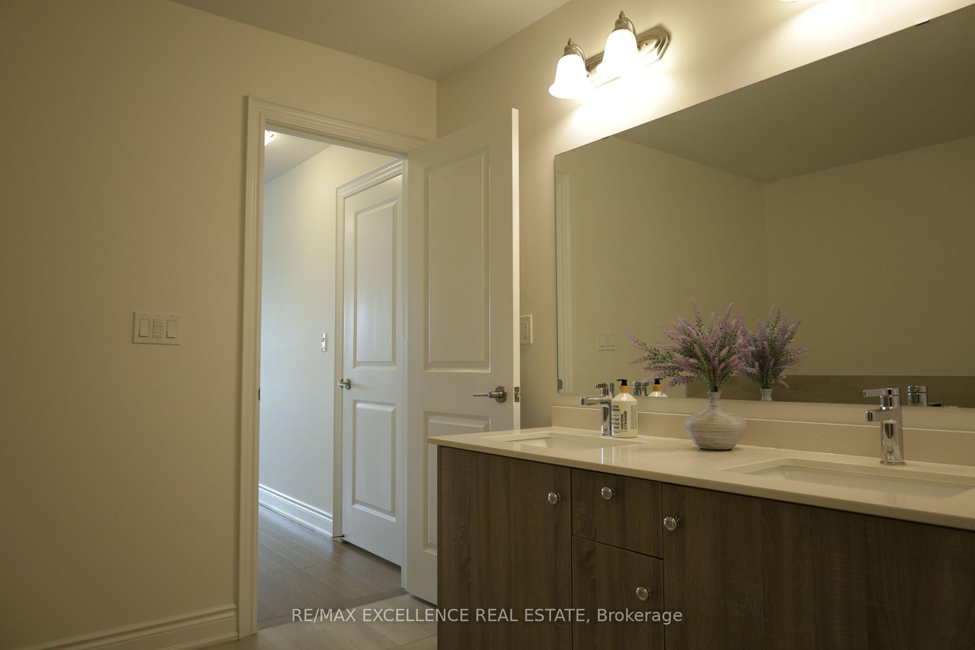 Photo 36 of 102 Bermondsey Way, Brampton, Bram West — HOMEH