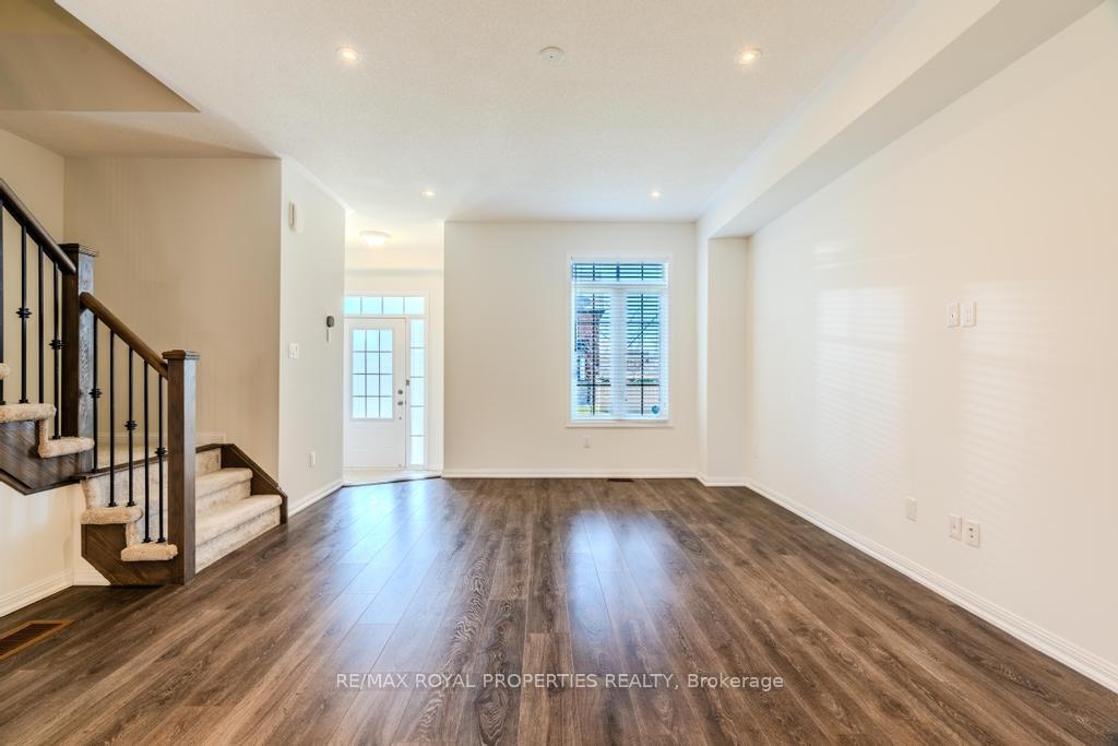 Photo 4 of 6 Drayton Avenue, Ajax, Northwest Ajax — HOMEH