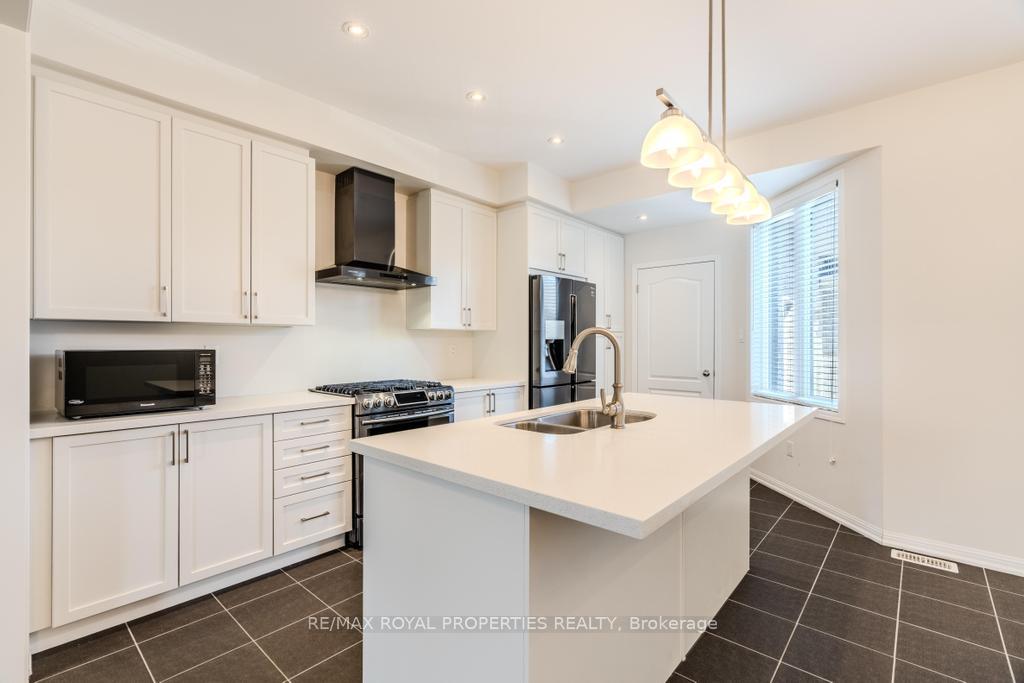 Photo 5 of 6 Drayton Avenue, Ajax, Northwest Ajax — HOMEH