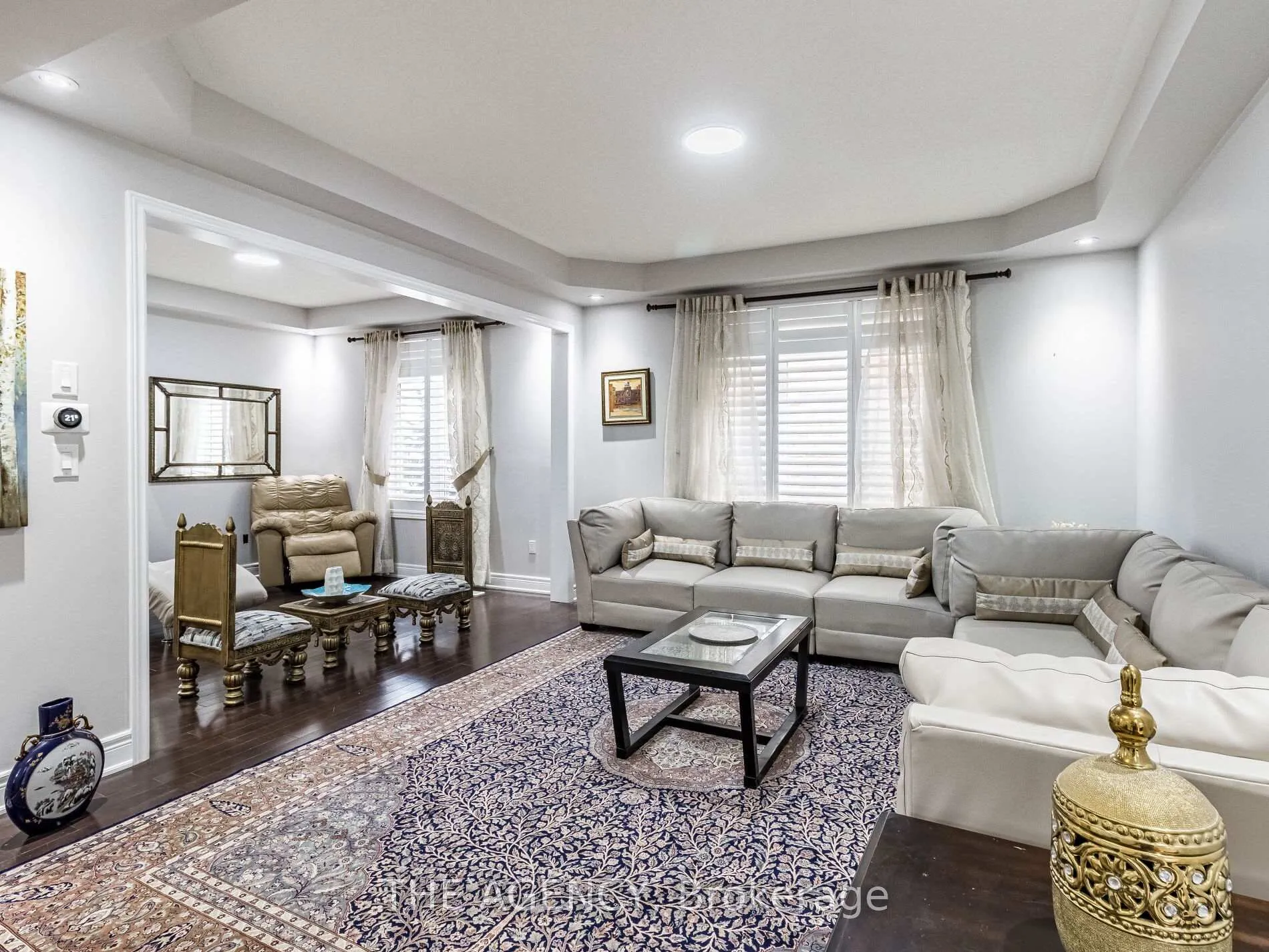 Photo 5 of 2340 Thruxton Drive, Oakville, Joshua Creek — HOMEH